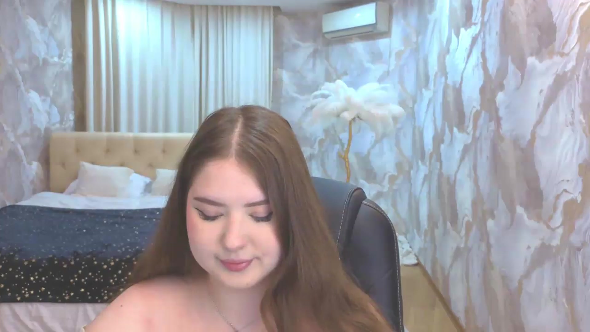 Gallery image thumbnail from EnigmaVeil's myfreecams stream on, 09/11/2026, 19:46 image 14 of 20
