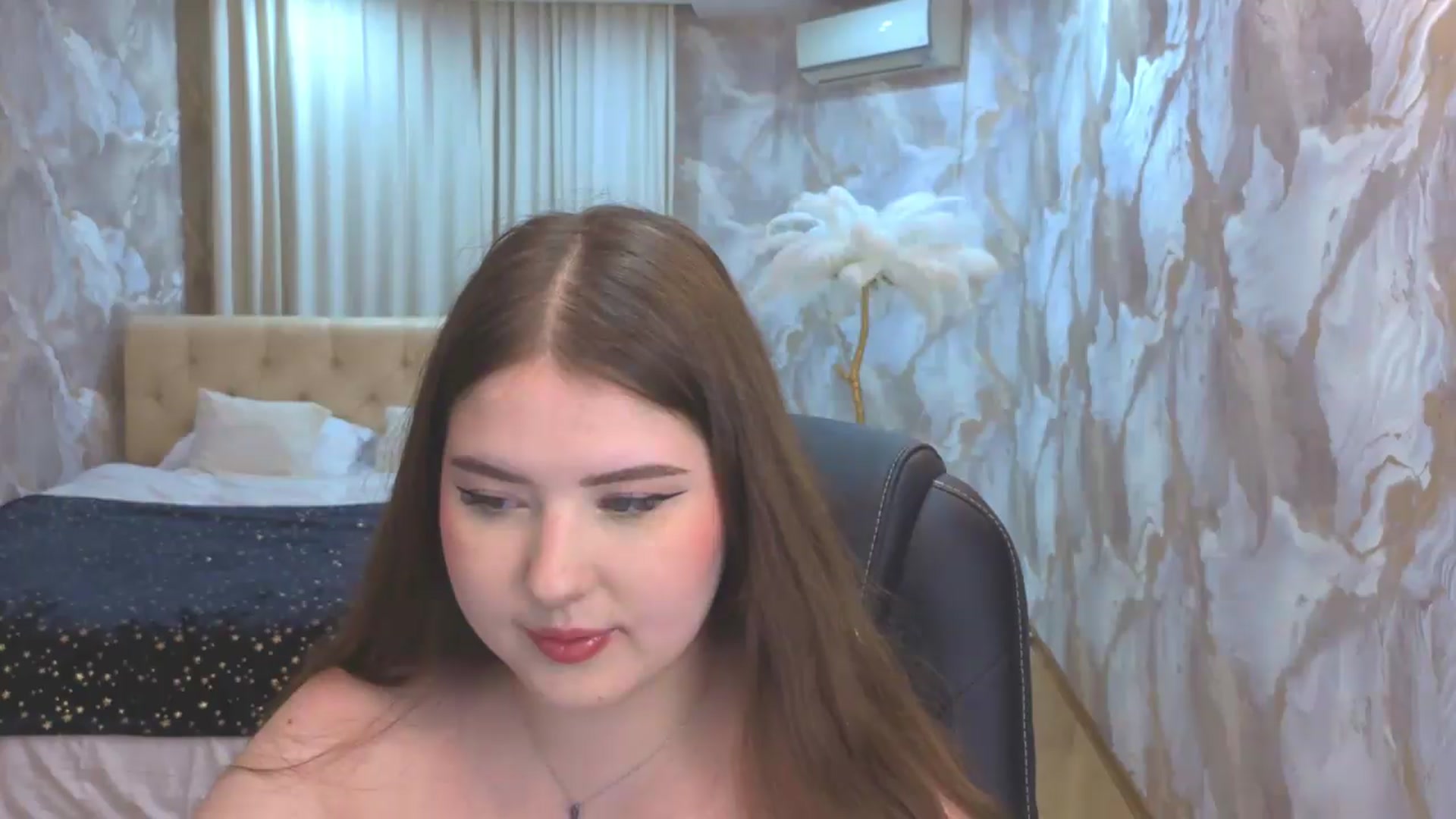 Gallery image thumbnail from EnigmaVeil's myfreecams stream on, 09/11/2026, 21:35 image 18 of 20