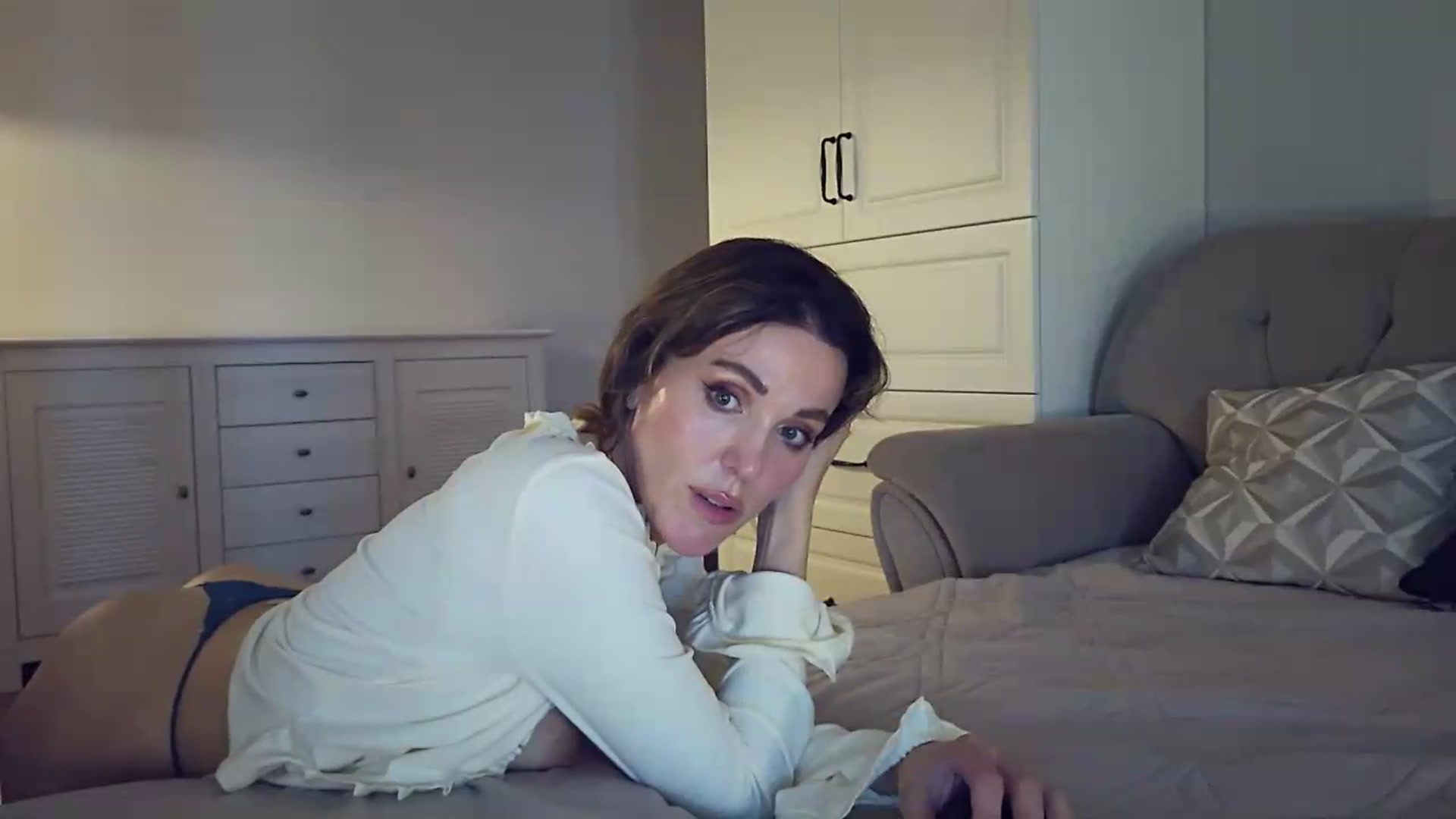 Gallery image thumbnail from EnigmaWine's myfreecams stream on, 07/12/2026, 08:23 image 3 of 20