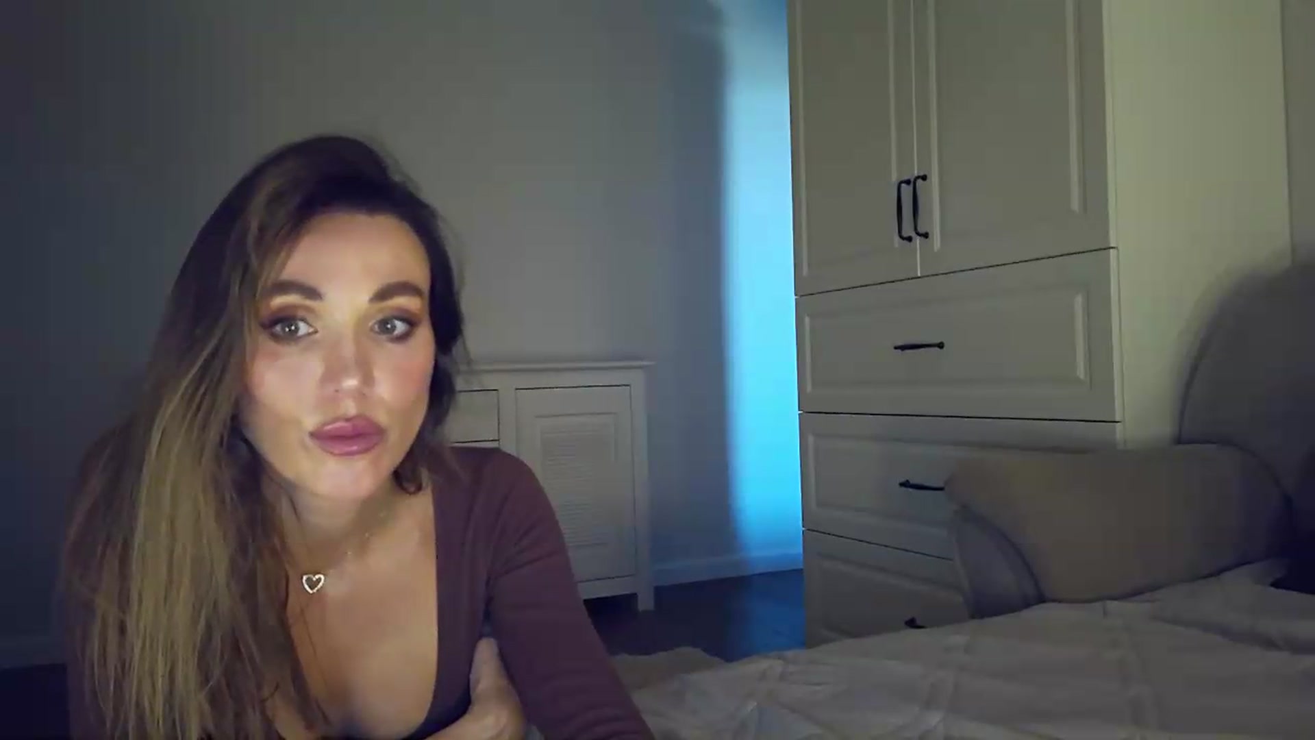 Gallery image thumbnail from EnigmaWine's myfreecams stream on, 08/02/2026, 09:27 image 13 of 20