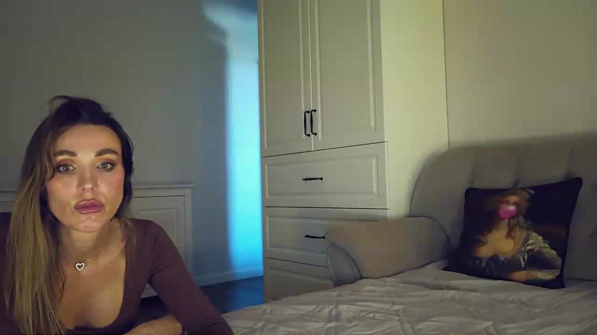 Gallery image thumbnail from EnigmaWine's myfreecams stream on, 08/02/2026, 09:27 image 9 of 20