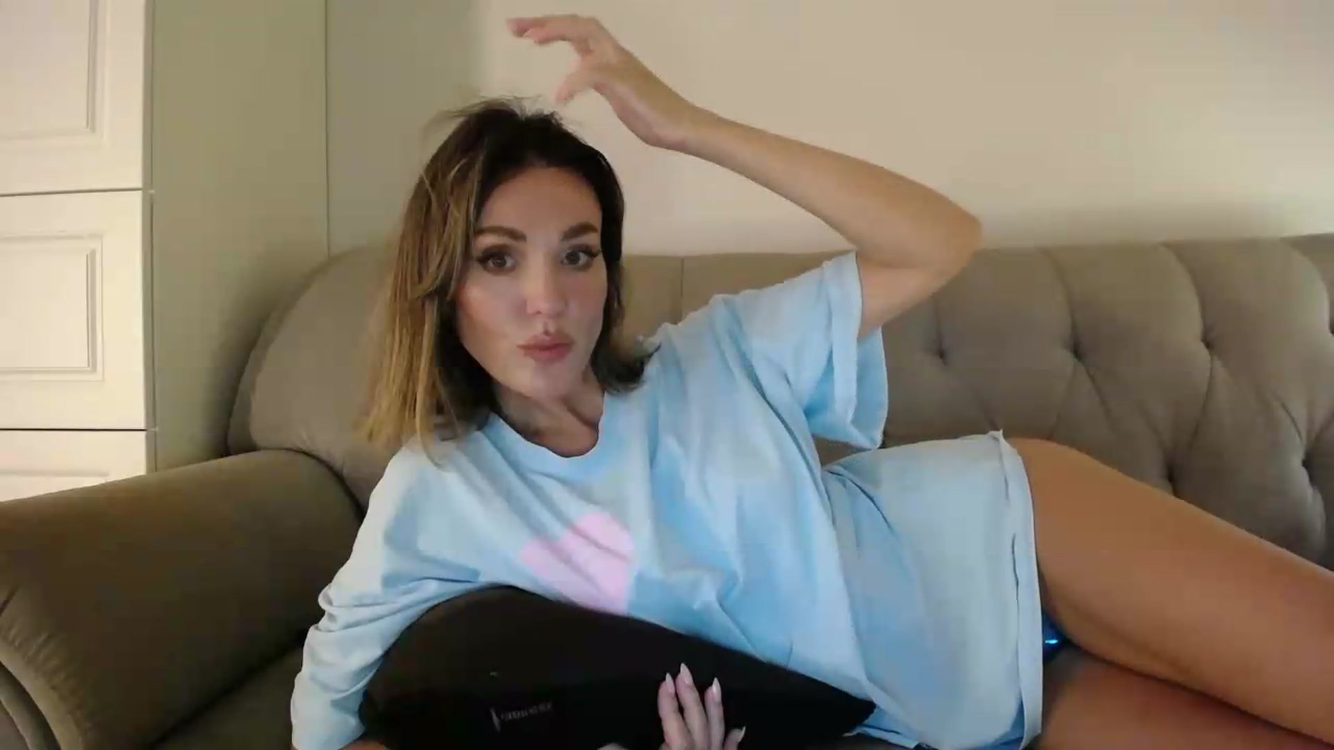 Gallery image thumbnail from EnigmaWine's myfreecams stream on, 08/15/2026, 11:54 image 18 of 20