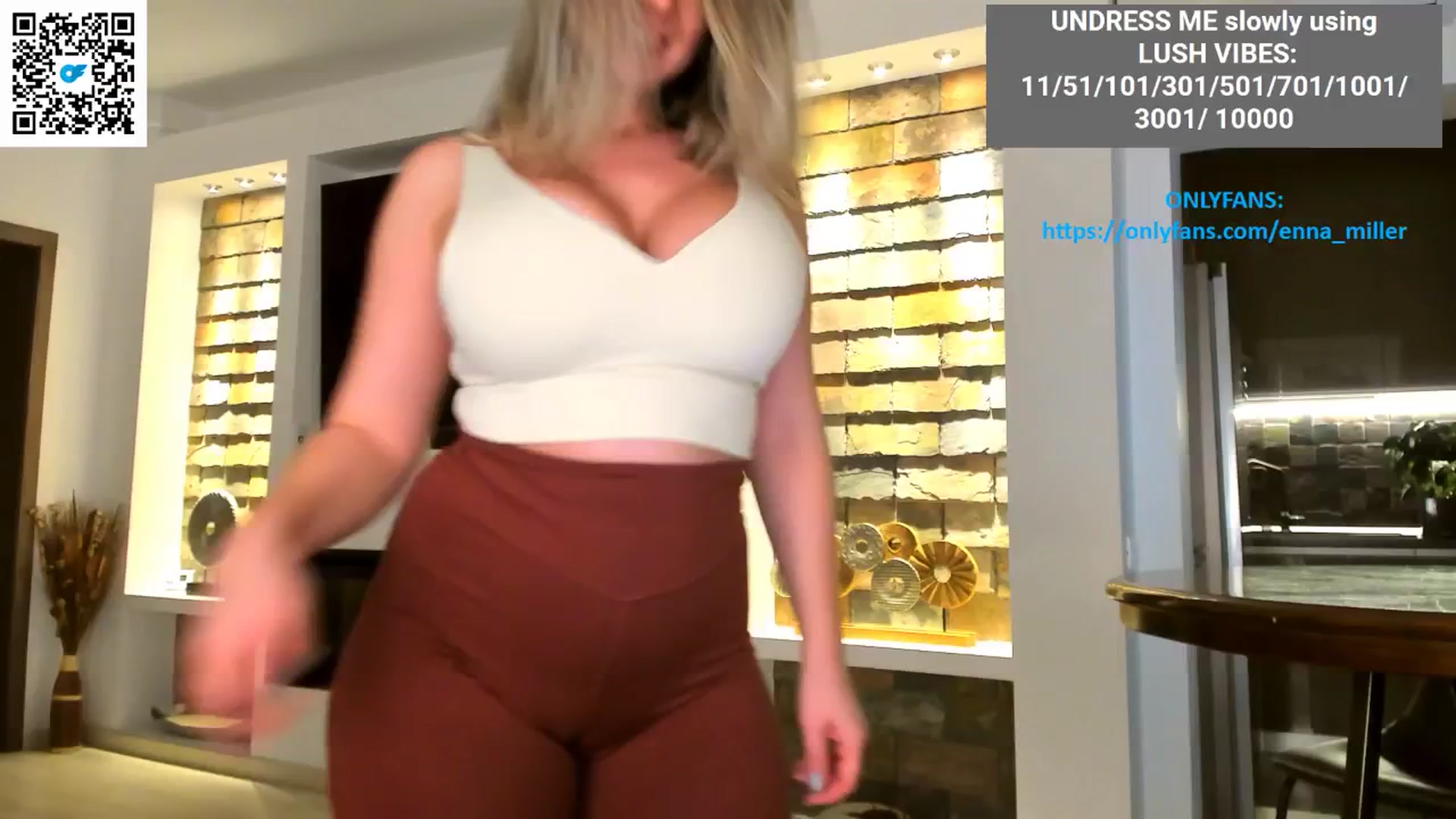 Gallery image thumbnail from Enna_Miller's myfreecams stream on, 10/31/2025, 09:08 image 8 of 20