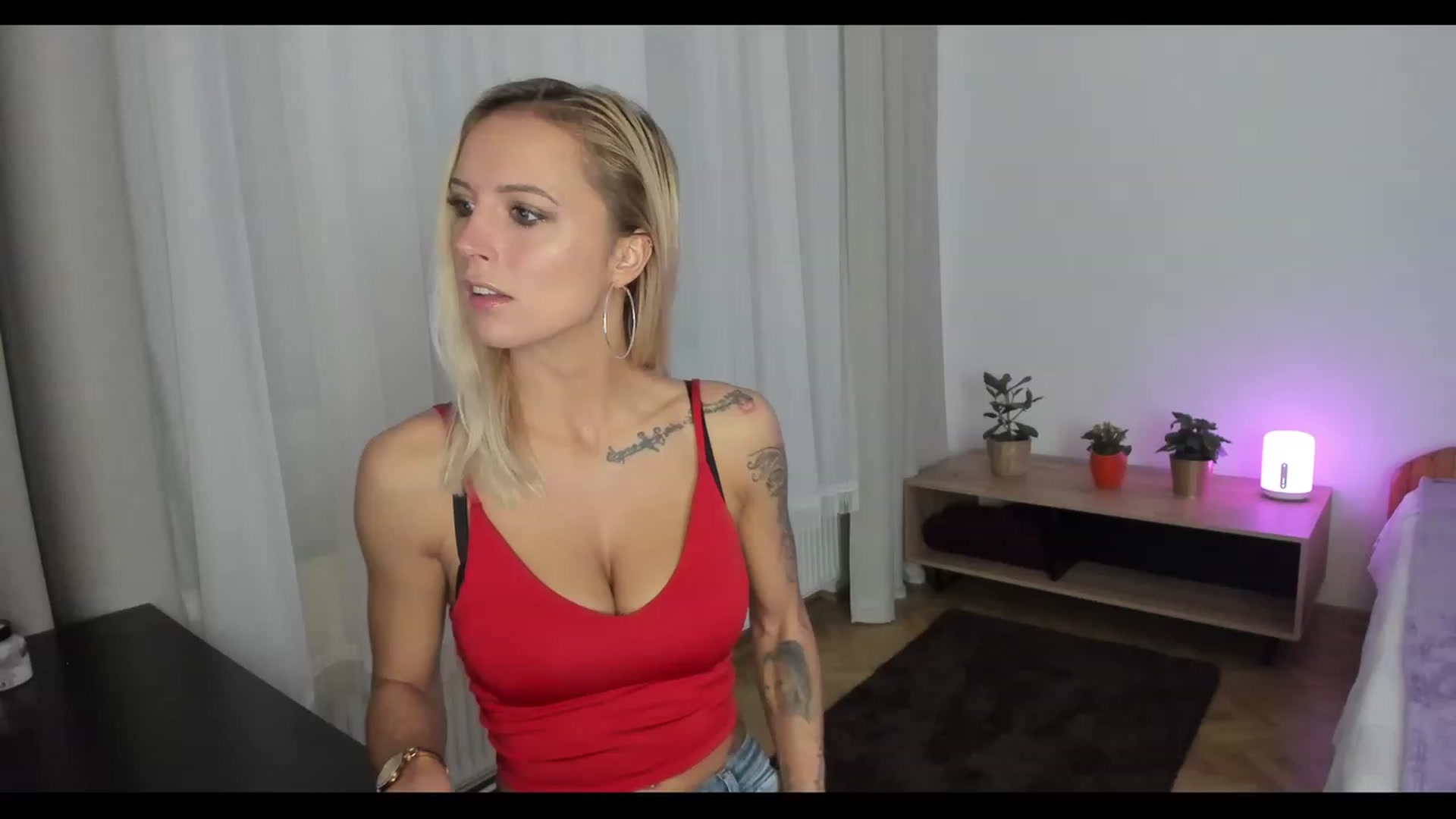 Gallery image thumbnail from Enncandy's myfreecams stream on, 11/23/2022, 05:40 image 9 of 20
