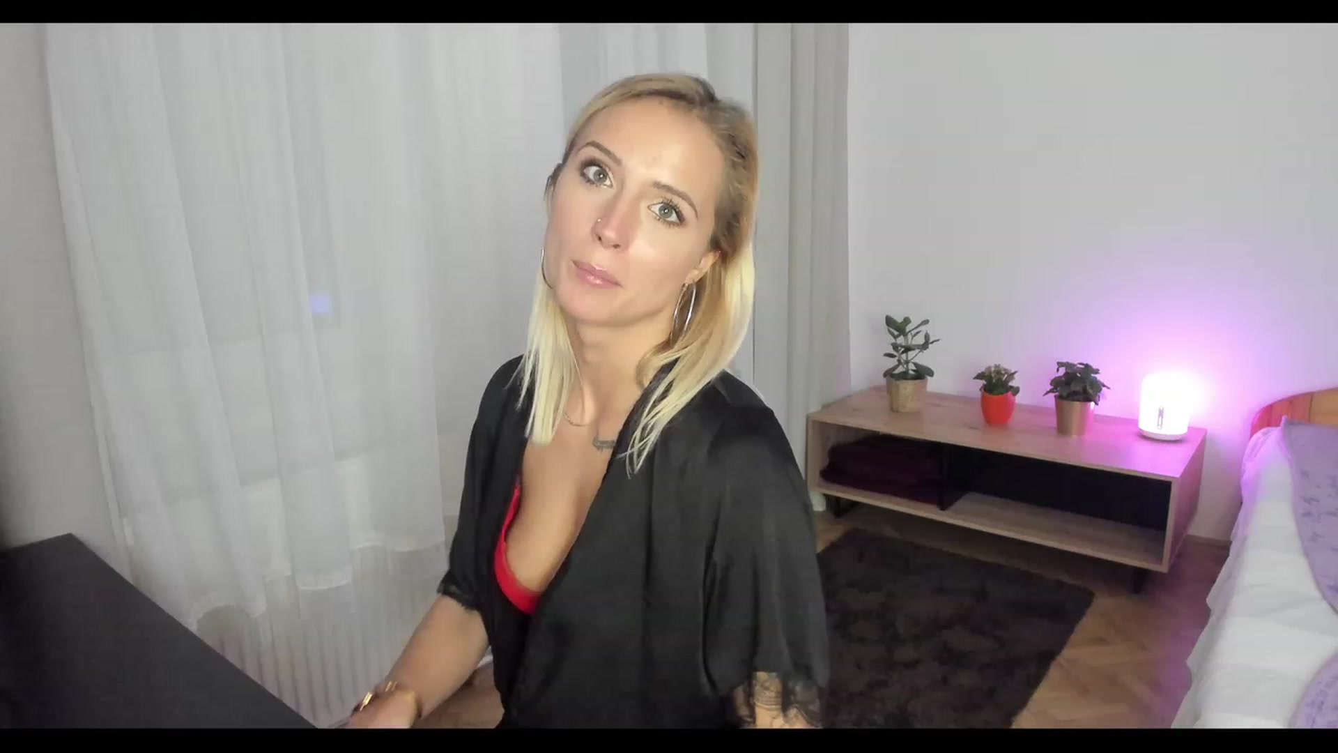 Gallery image thumbnail from Enncandy's myfreecams stream on, 11/26/2022, 01:26 image 10 of 20