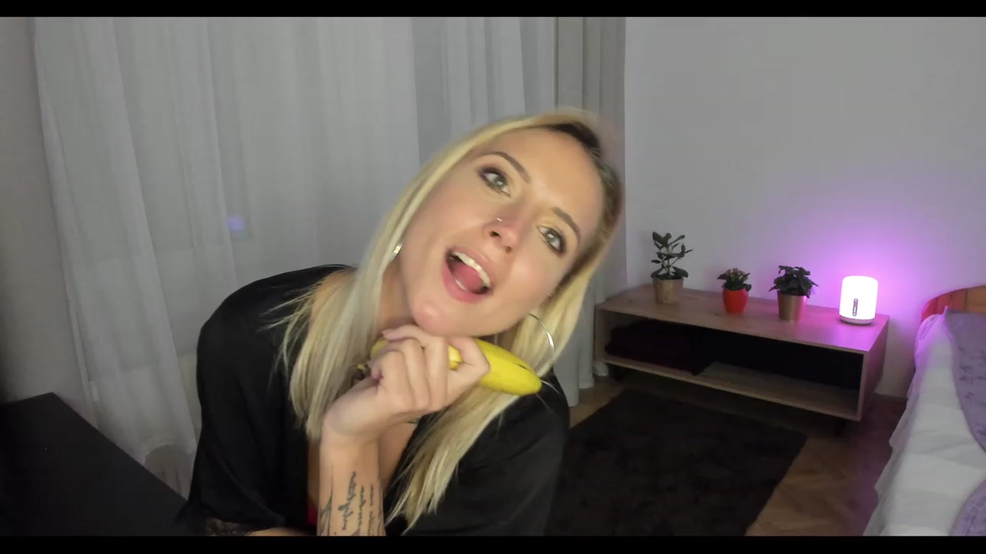 Gallery image thumbnail from Enncandy's myfreecams stream on, 11/26/2022, 01:26 image 4 of 20