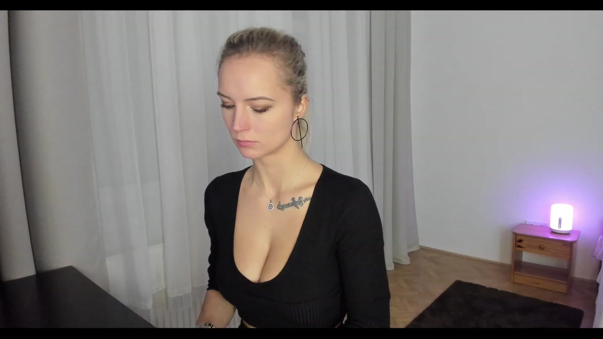 Gallery image thumbnail from Enncandy's myfreecams stream on, 12/15/2022, 08:00 image 2 of 20