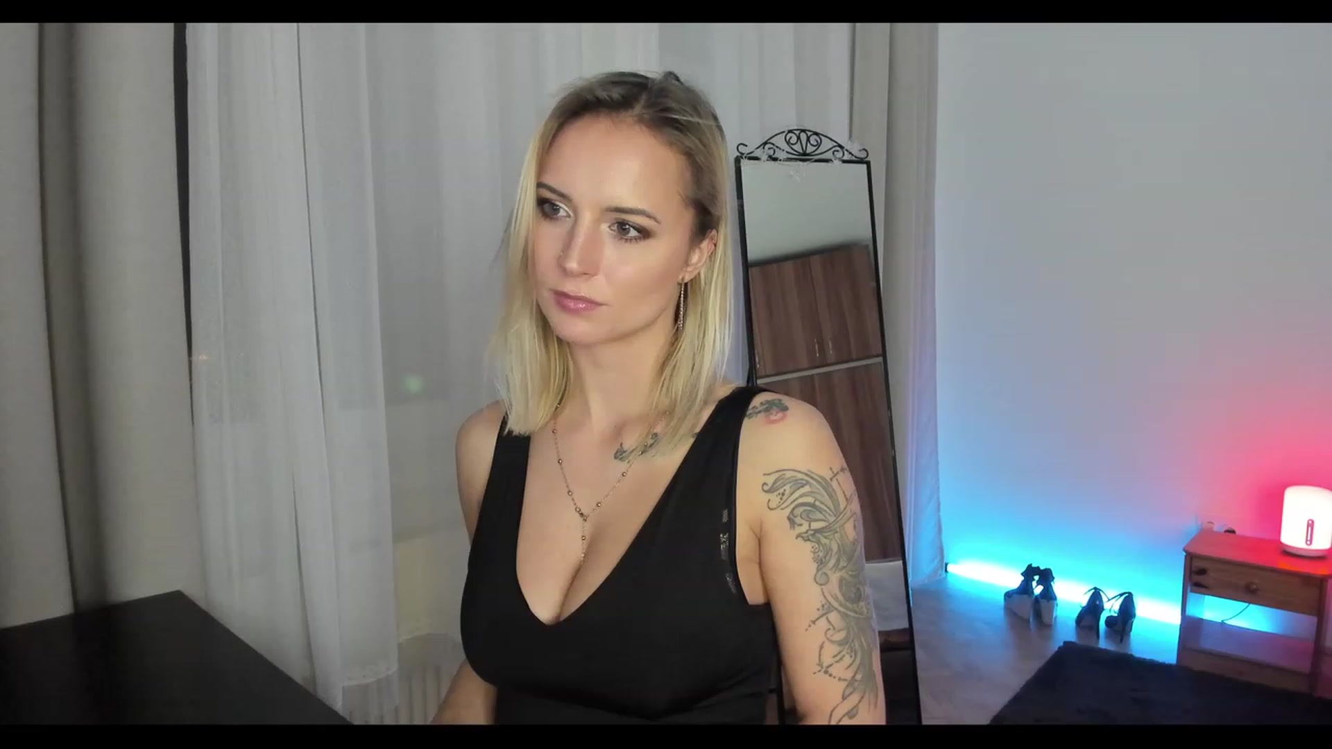 Gallery image thumbnail from Enncandy's myfreecams stream on, 02/07/2023, 18:58 image 5 of 20