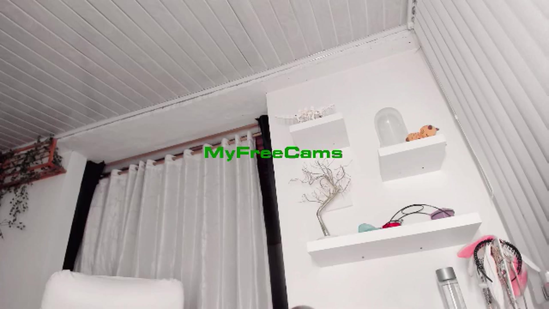 Gallery image thumbnail from Ephemeral's myfreecams stream on, 06/25/2025, 01:18 image 7 of 20