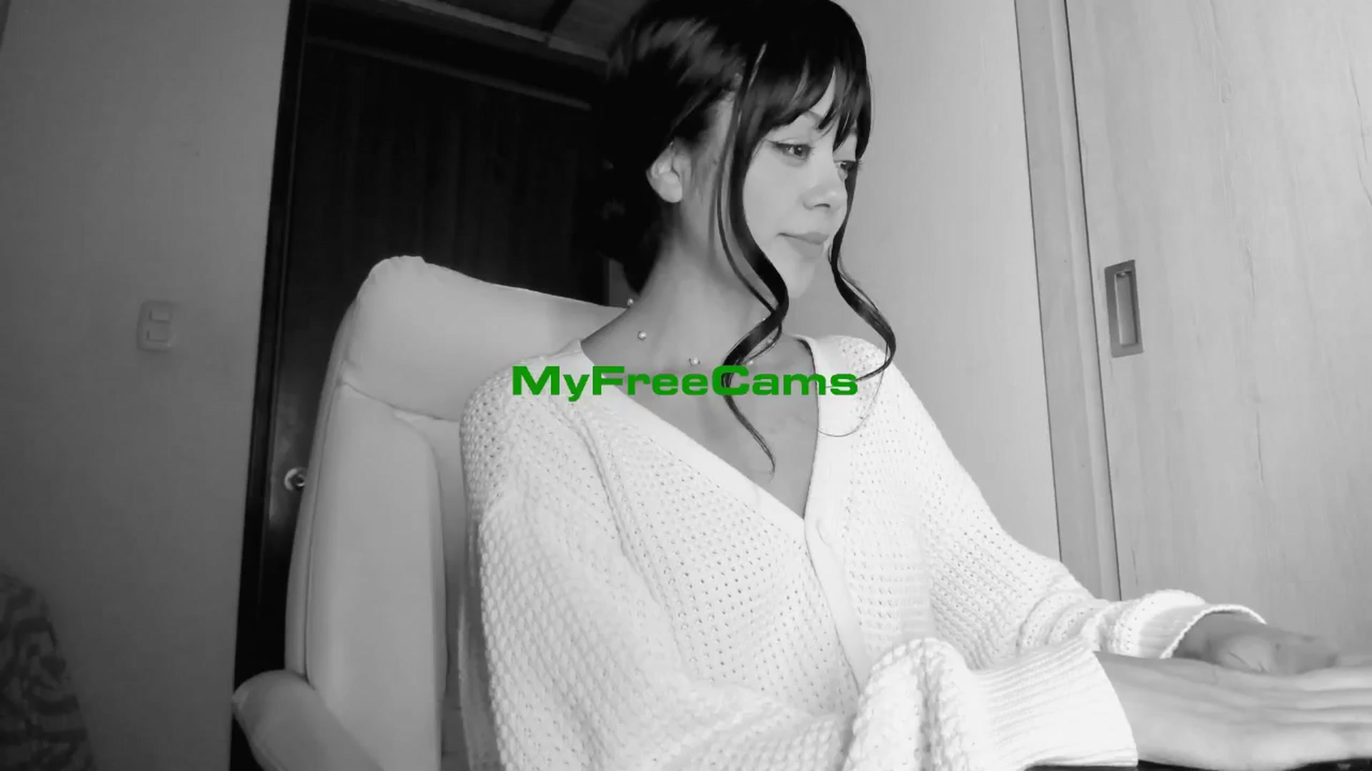 Gallery image thumbnail from Ephemeral's myfreecams stream on, 08/06/2025, 23:20 image 11 of 20