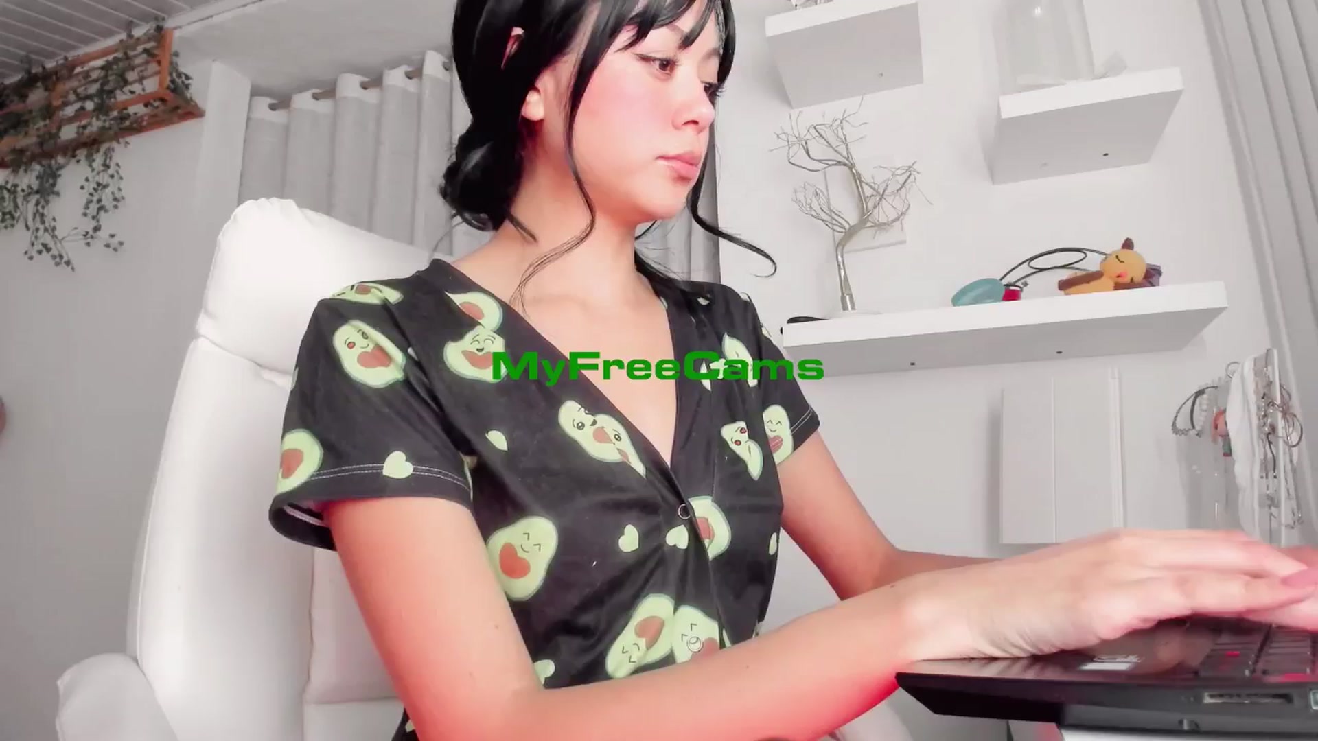 Gallery image thumbnail from Ephemeral's myfreecams stream on, 08/14/2025, 04:10 image 16 of 20
