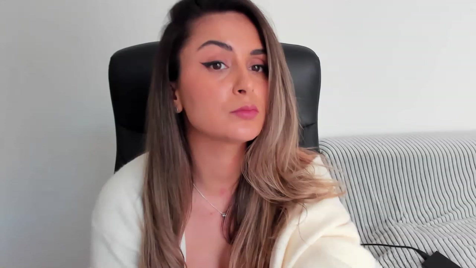 Gallery image thumbnail from EpicFu's myfreecams stream on, 03/21/2023, 12:38 image 12 of 20