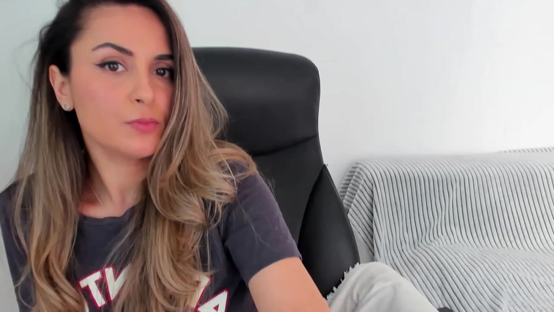 Gallery image thumbnail from EpicFu's myfreecams stream on, 03/21/2023, 14:12 image 11 of 20