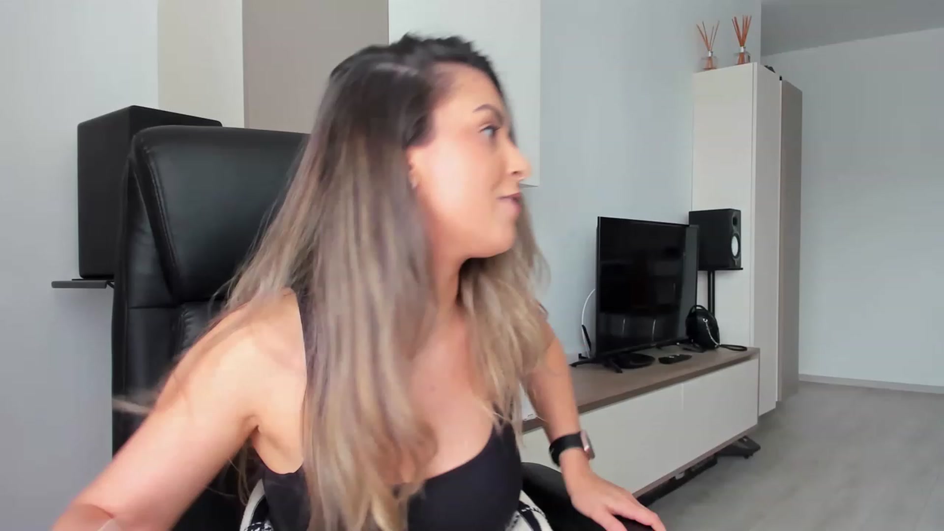 Gallery image thumbnail from EpicFu's myfreecams stream on, 03/30/2023, 12:54 image 7 of 20