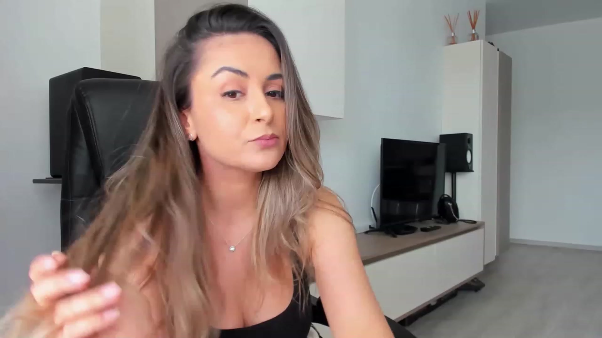 Gallery image thumbnail from EpicFu's myfreecams stream on, 03/30/2023, 12:54 image 8 of 20