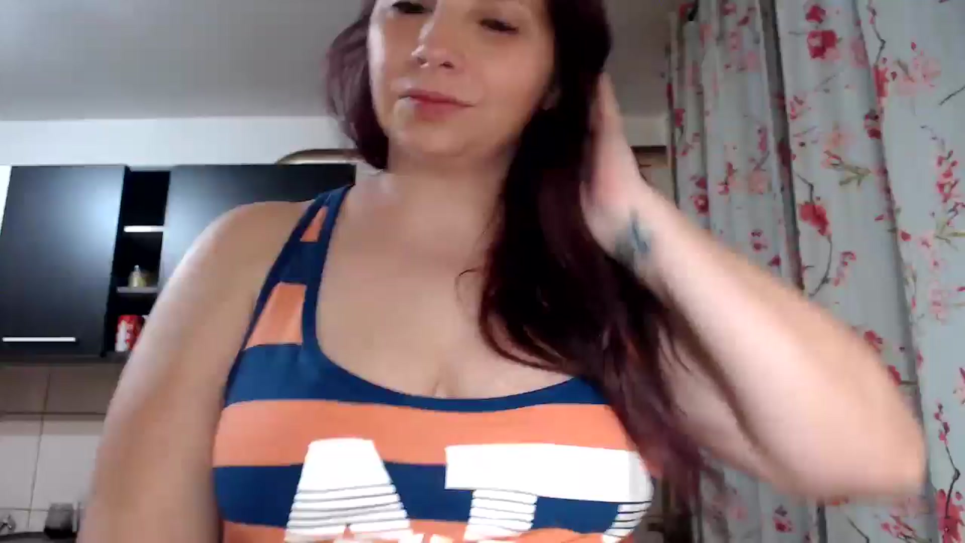 Gallery image thumbnail from EricaSmiles's myfreecams stream on, 11/26/2024, 23:40 image 12 of 20