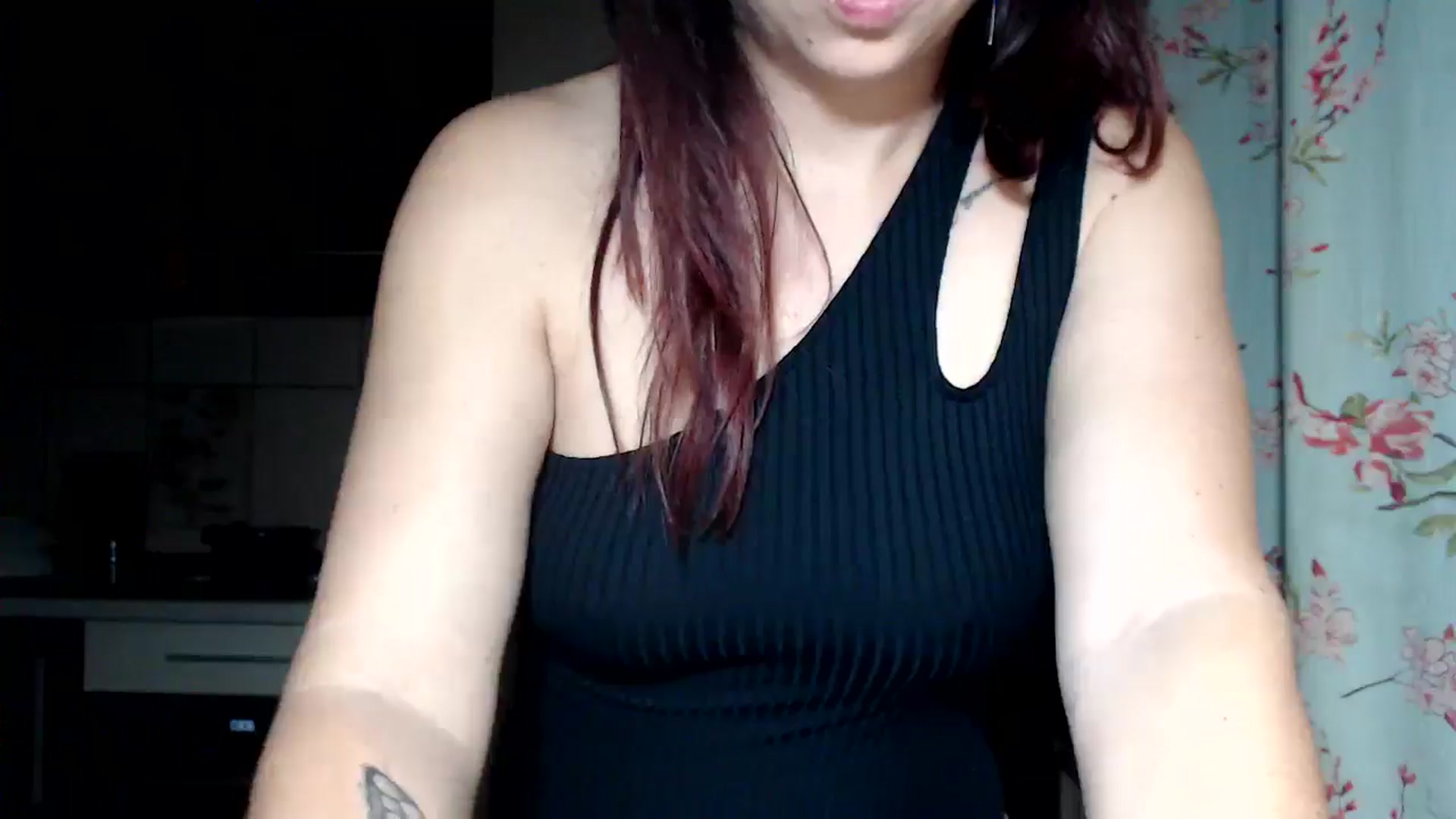 Gallery image thumbnail from EricaSmiles's myfreecams stream on, 11/15/2025, 01:43 image 14 of 20