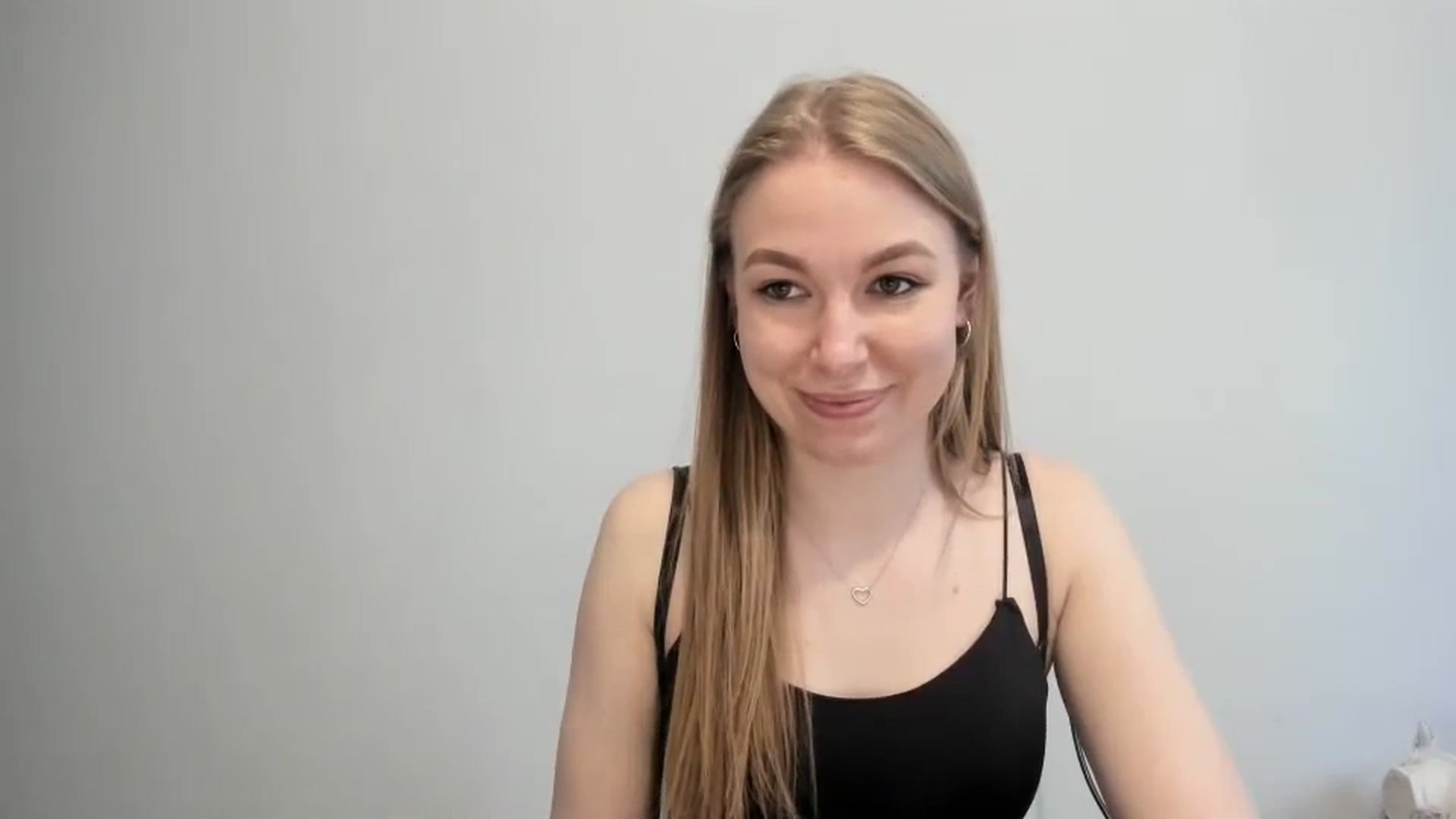 Gallery image thumbnail from EricaWans's myfreecams stream on, 06/23/2025, 14:40 image 8 of 20