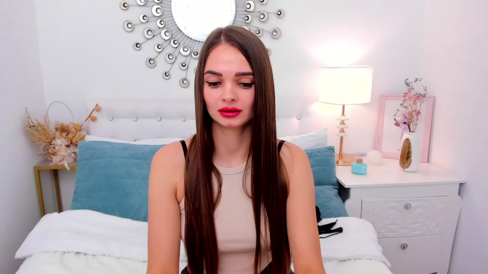 Gallery image thumbnail from ErikaGrose's myfreecams stream on, 11/14/2023, 16:10 image 16 of 20