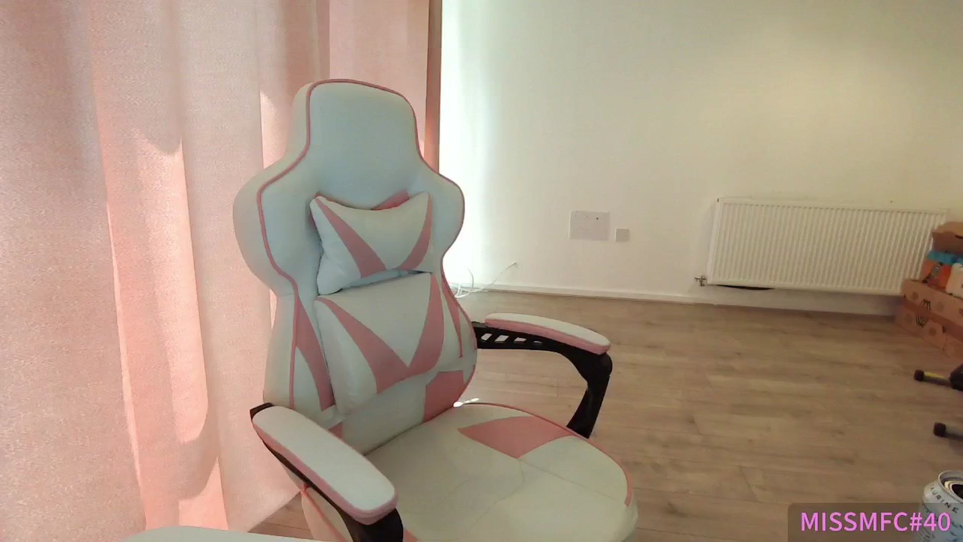 Gallery image thumbnail from ErikaJamess's myfreecams stream on, 06/10/2025, 13:13 image 15 of 20