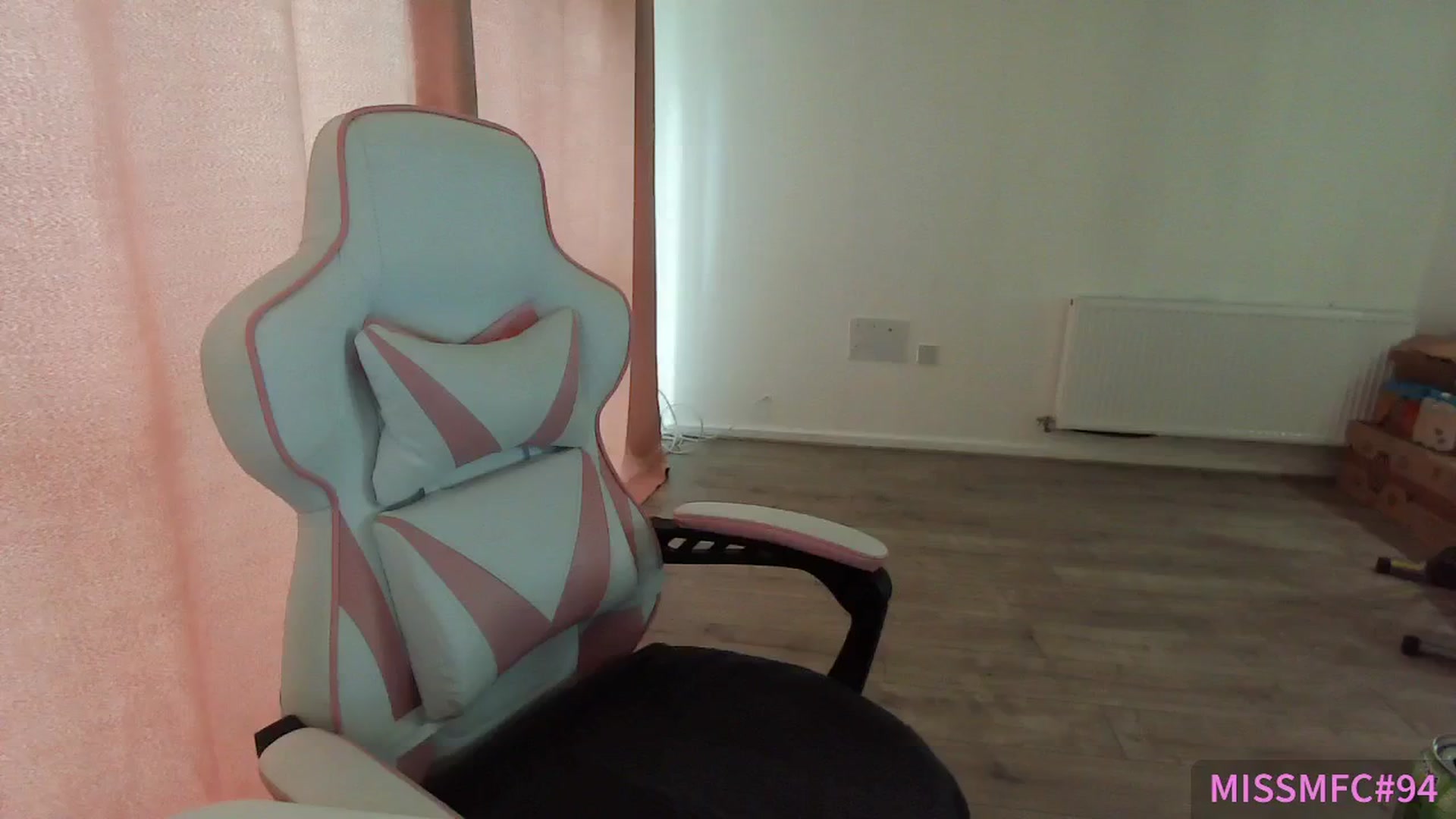 Gallery image thumbnail from ErikaJamess's myfreecams stream on, 06/25/2025, 11:43 image 5 of 20