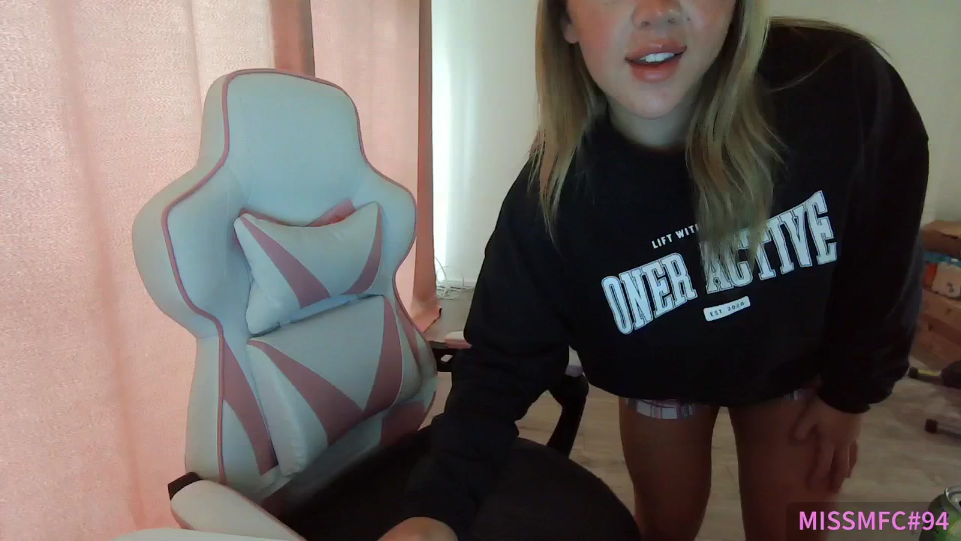 Gallery image thumbnail from ErikaJamess's myfreecams stream on, 06/25/2025, 11:43 image 6 of 20