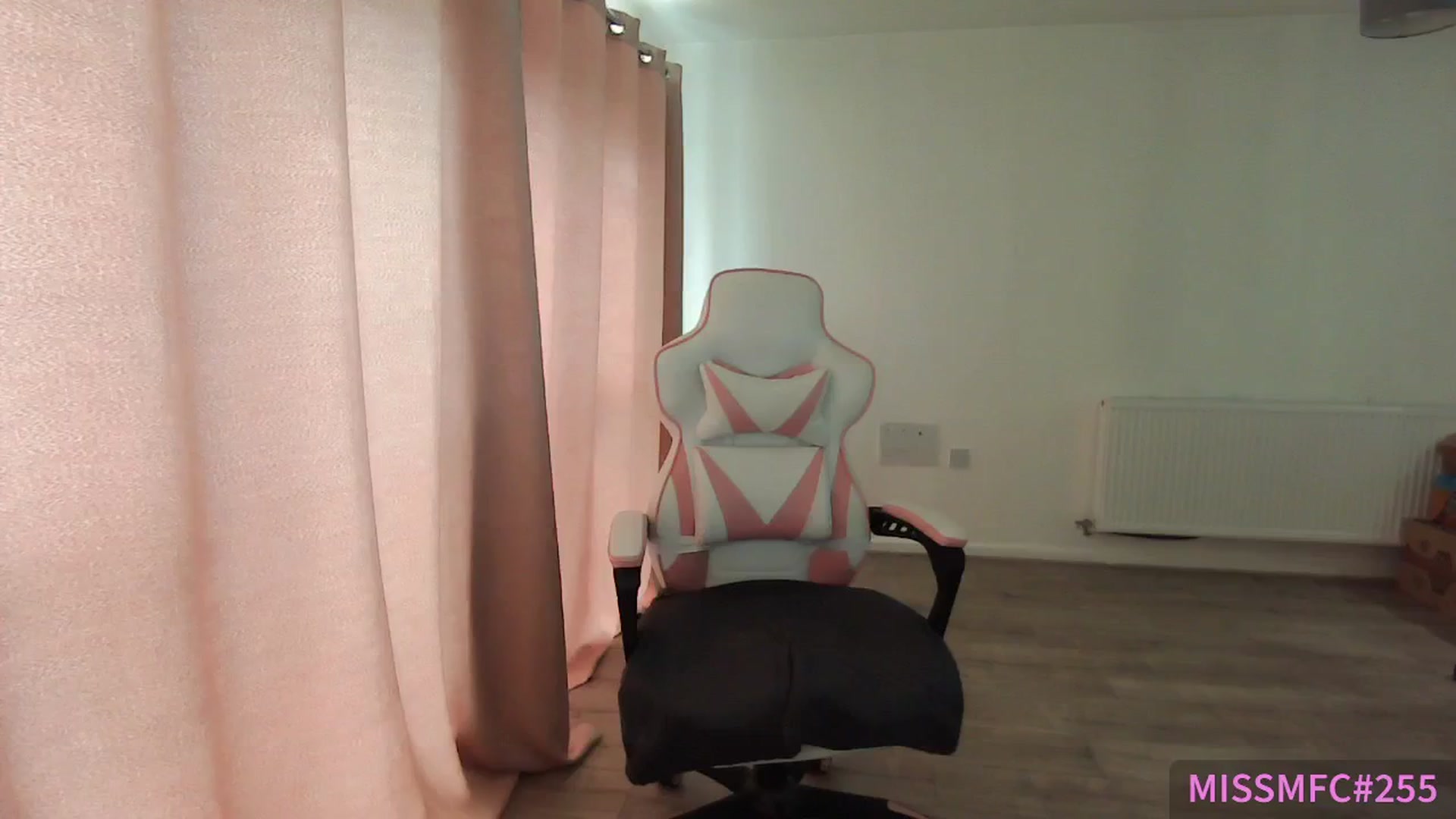 Gallery image thumbnail from ErikaJamess's myfreecams stream on, 07/04/2025, 14:43 image 17 of 20
