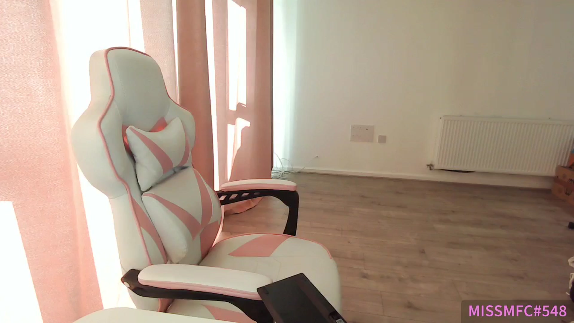 Gallery image thumbnail from ErikaJamess's myfreecams stream on, 07/28/2025, 16:51 image 17 of 20