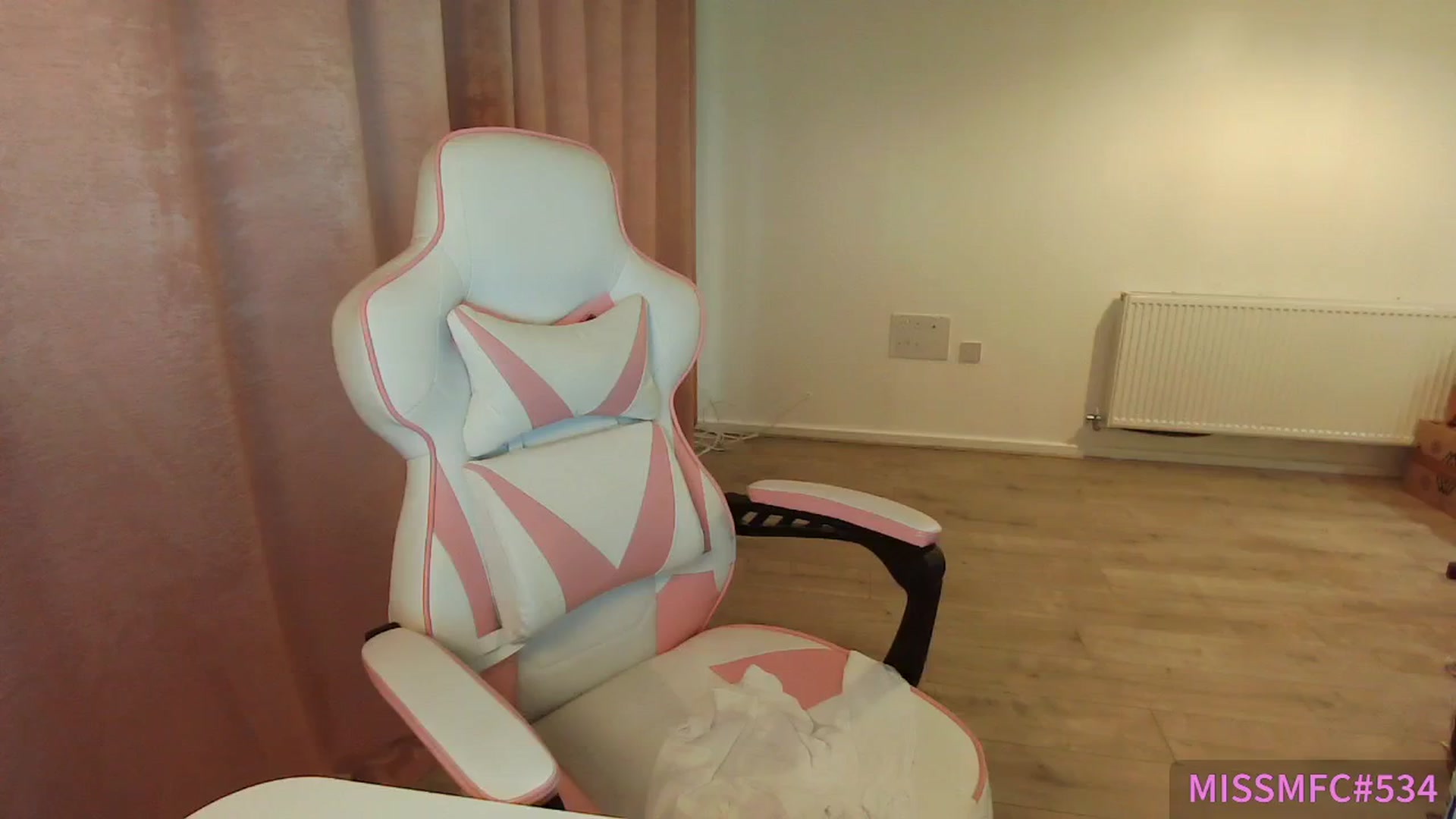 Gallery image thumbnail from ErikaJamess's myfreecams stream on, 07/29/2025, 19:52 image 8 of 20