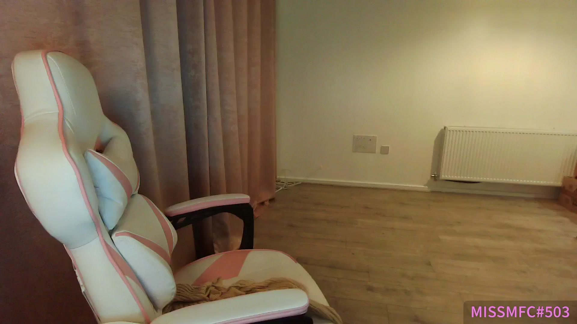 Gallery image thumbnail from ErikaJamess's myfreecams stream on, 07/29/2025, 21:45 image 7 of 20