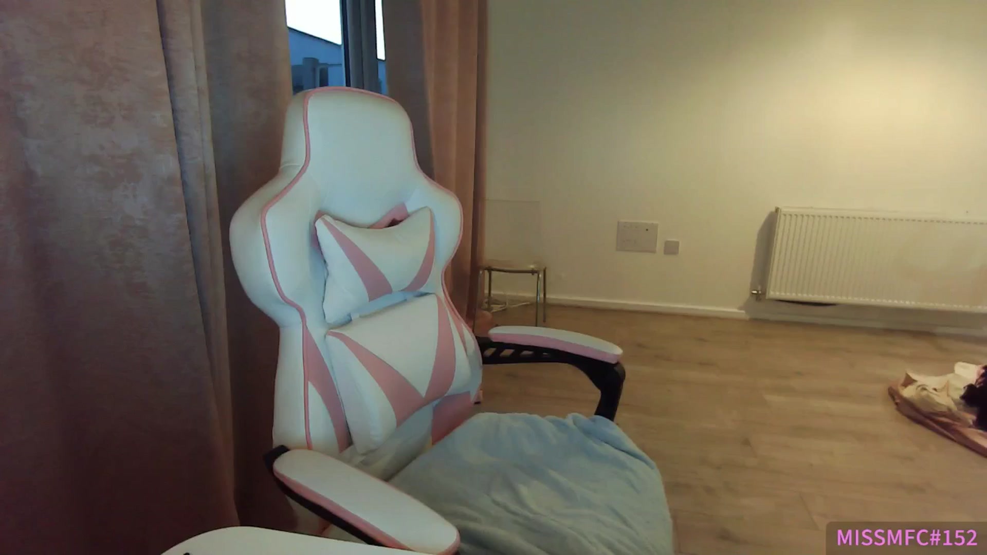 Gallery image thumbnail from ErikaJamess's myfreecams stream on, 08/13/2025, 21:00 image 5 of 20