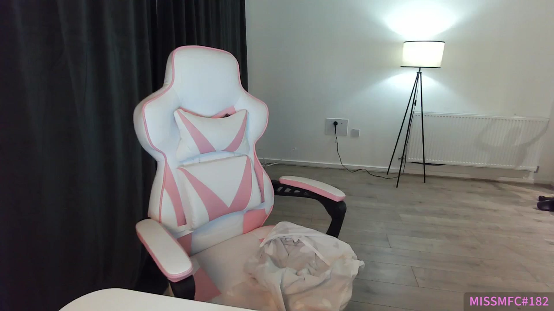 Gallery image thumbnail from ErikaJamess's myfreecams stream on, 08/17/2025, 21:44 image 13 of 20
