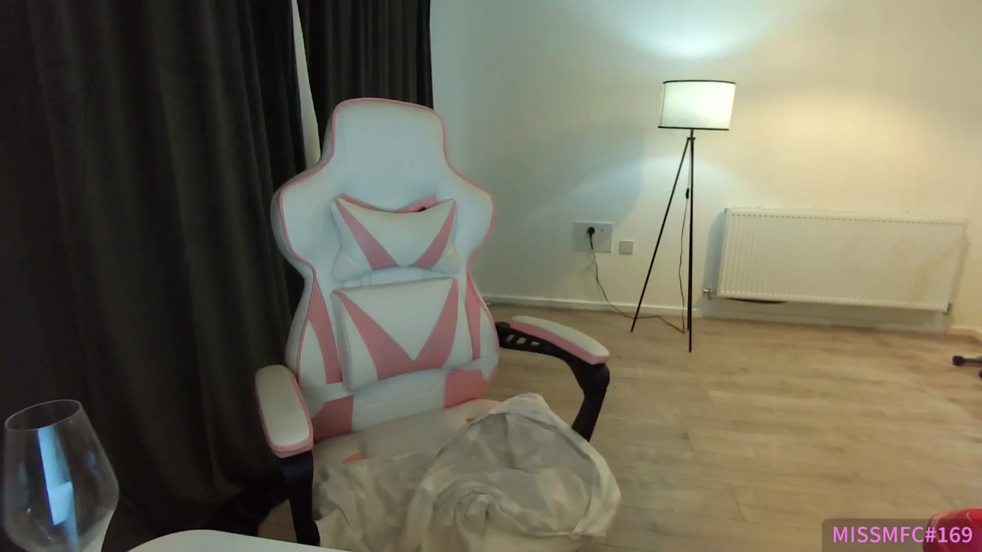Gallery image thumbnail from ErikaJamess's myfreecams stream on, 08/25/2025, 19:46 image 5 of 20