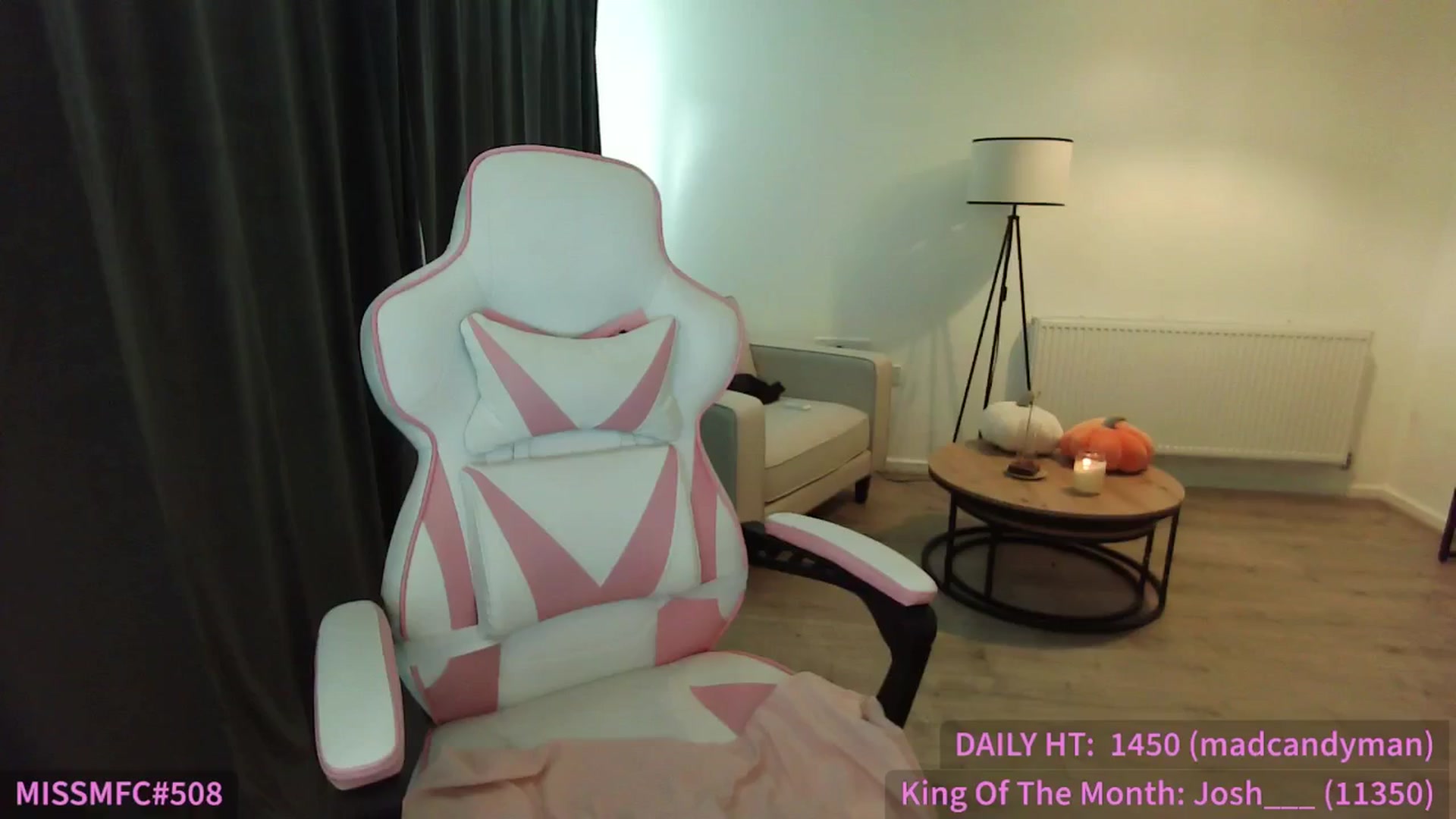 Gallery image thumbnail from ErikaJamess's myfreecams stream on, 09/19/2025, 14:20 image 6 of 20