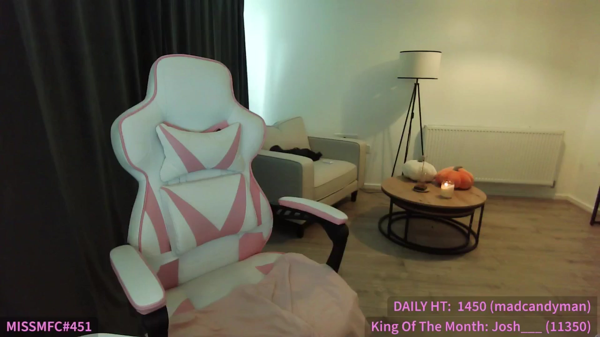Gallery image thumbnail from ErikaJamess's myfreecams stream on, 09/19/2025, 14:20 image 14 of 20