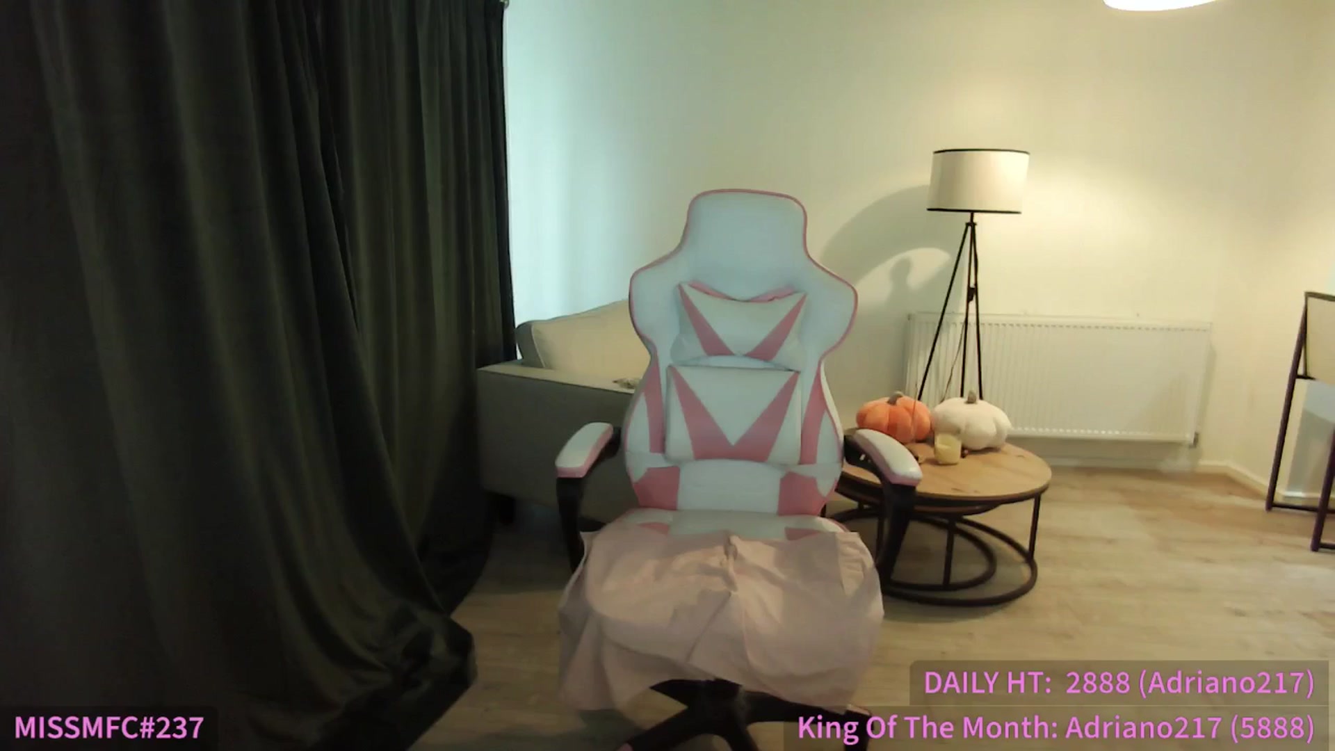 Gallery image thumbnail from ErikaJamess's myfreecams stream on, 10/04/2025, 08:51 image 15 of 20