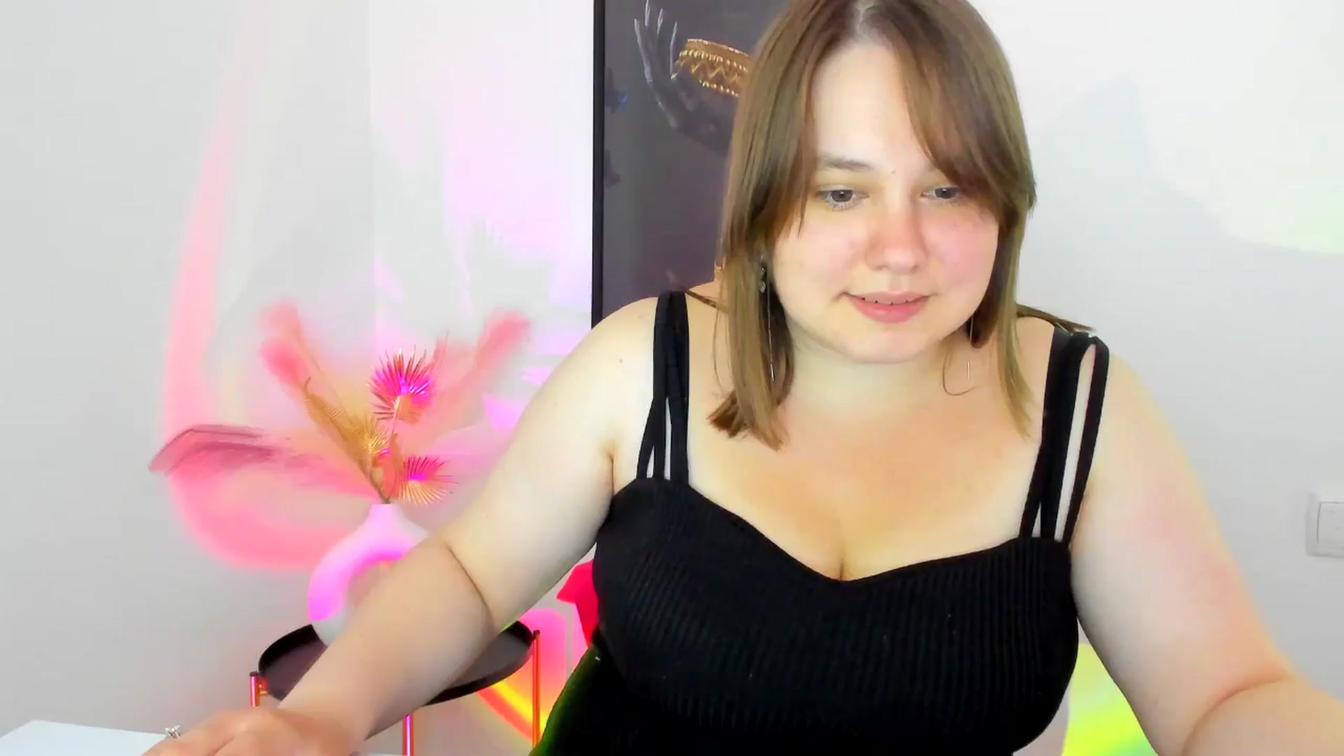 Gallery image thumbnail from ErikaTwins's myfreecams stream on, 07/13/2025, 12:03 image 18 of 20