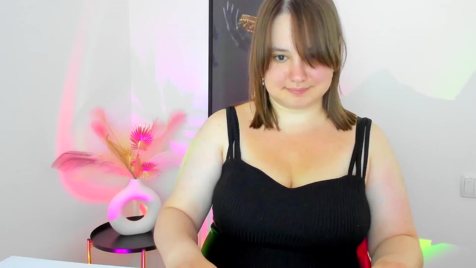 Gallery image thumbnail from ErikaTwins's myfreecams stream on, 07/13/2025, 12:03 image 4 of 20