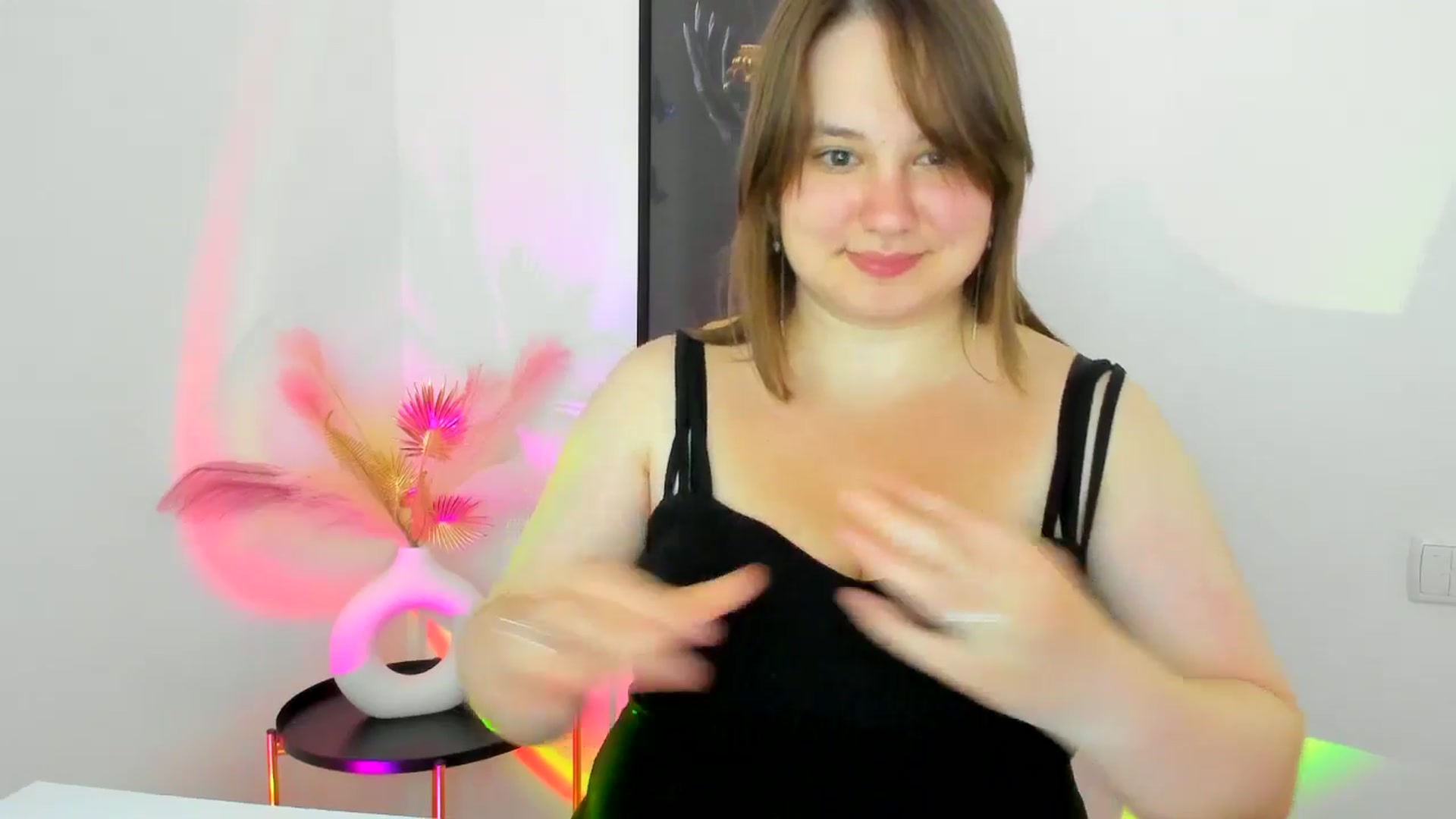 Gallery image thumbnail from ErikaTwins's myfreecams stream on, 07/13/2025, 12:03 image 17 of 20