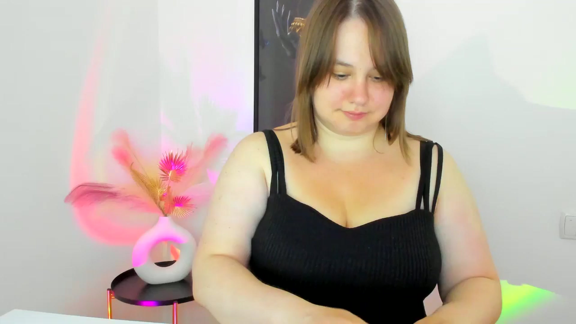 Gallery image thumbnail from ErikaTwins's myfreecams stream on, 07/13/2025, 12:03 image 19 of 20