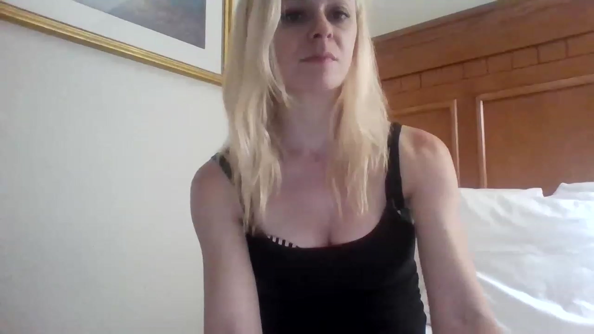 Gallery image thumbnail from Erika_Foxx's myfreecams stream on, 08/11/2023, 01:06 image 10 of 20