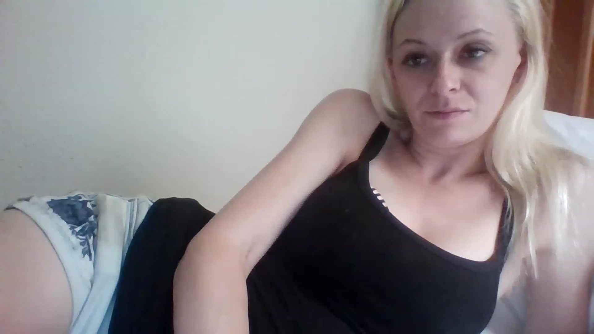 Gallery image thumbnail from Erika_Foxx's myfreecams stream on, 08/11/2023, 01:06 image 19 of 20