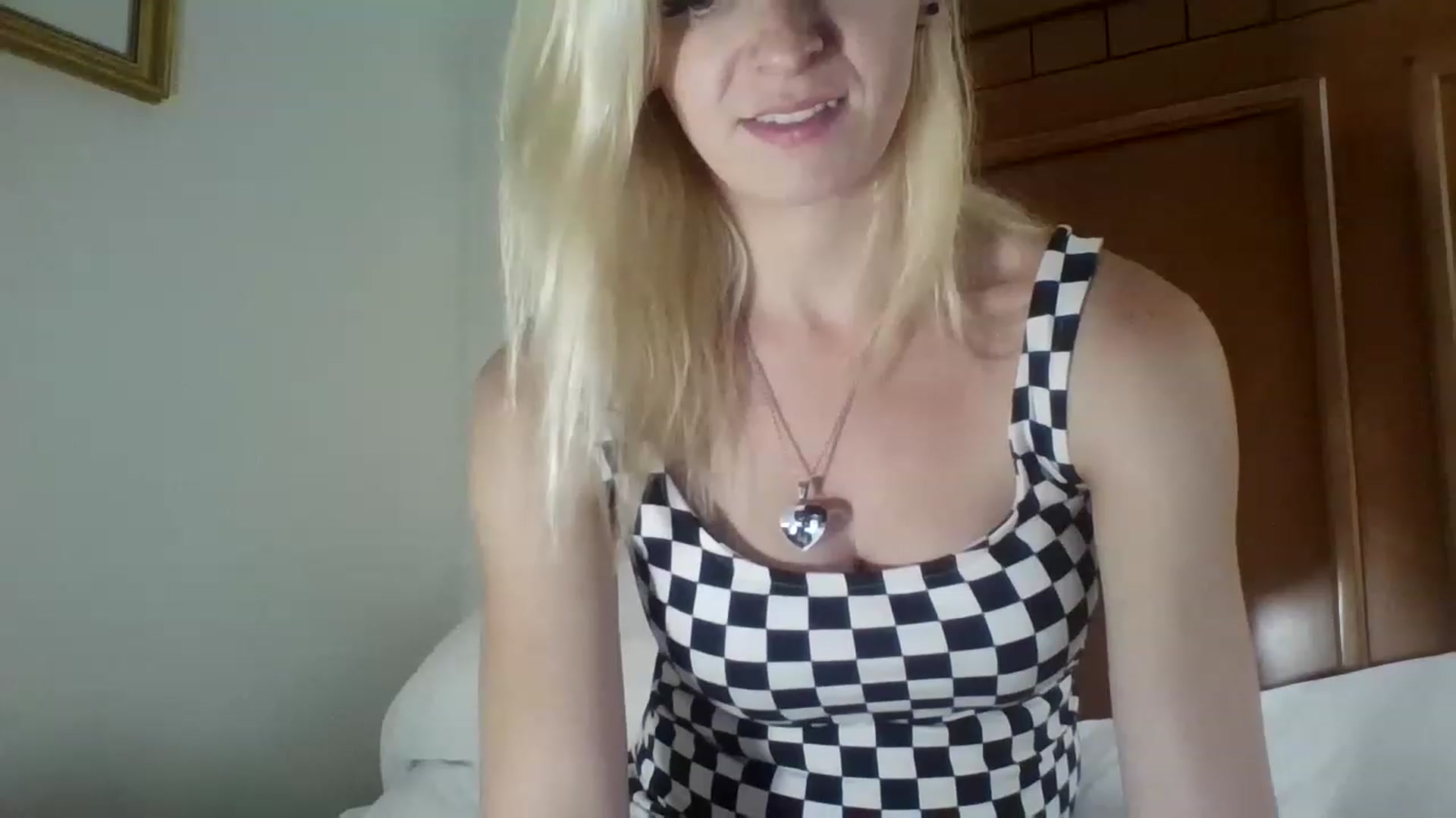 Gallery image thumbnail from Erika_Foxx's myfreecams stream on, 08/11/2023, 20:22 image 11 of 20