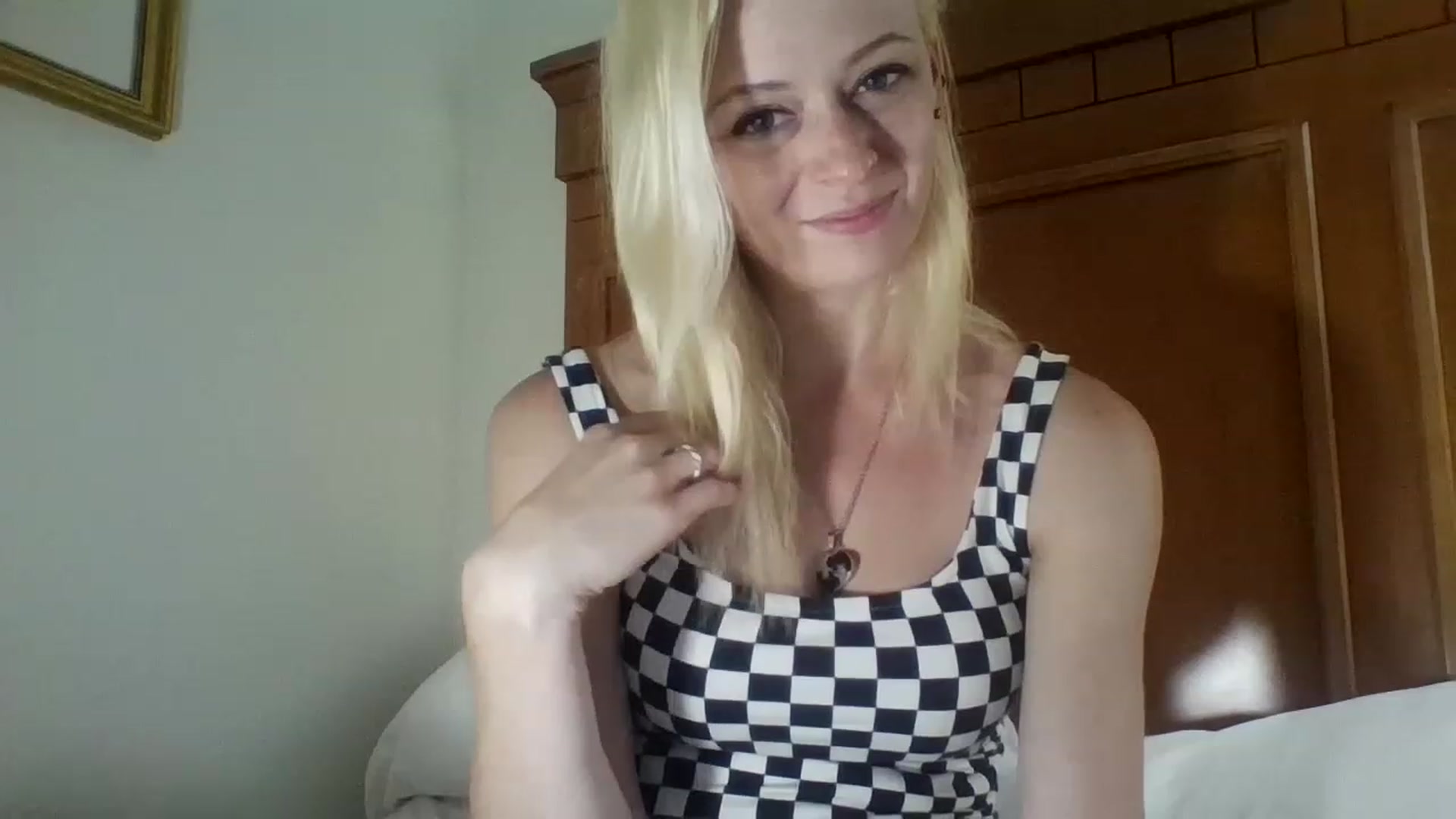 Gallery image thumbnail from Erika_Foxx's myfreecams stream on, 08/11/2023, 20:22 image 20 of 20
