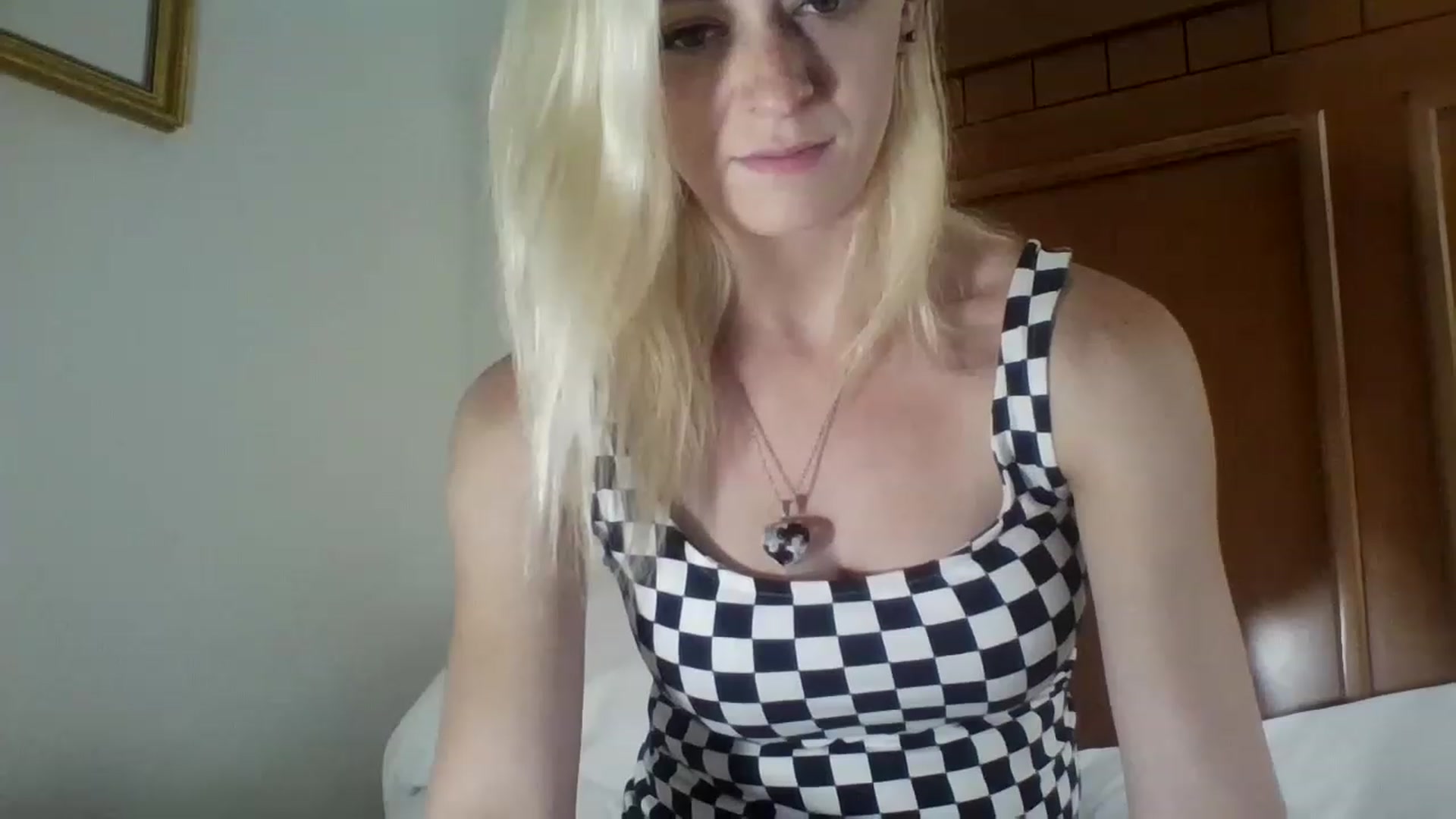 Gallery image thumbnail from Erika_Foxx's myfreecams stream on, 08/11/2023, 20:22 image 8 of 20