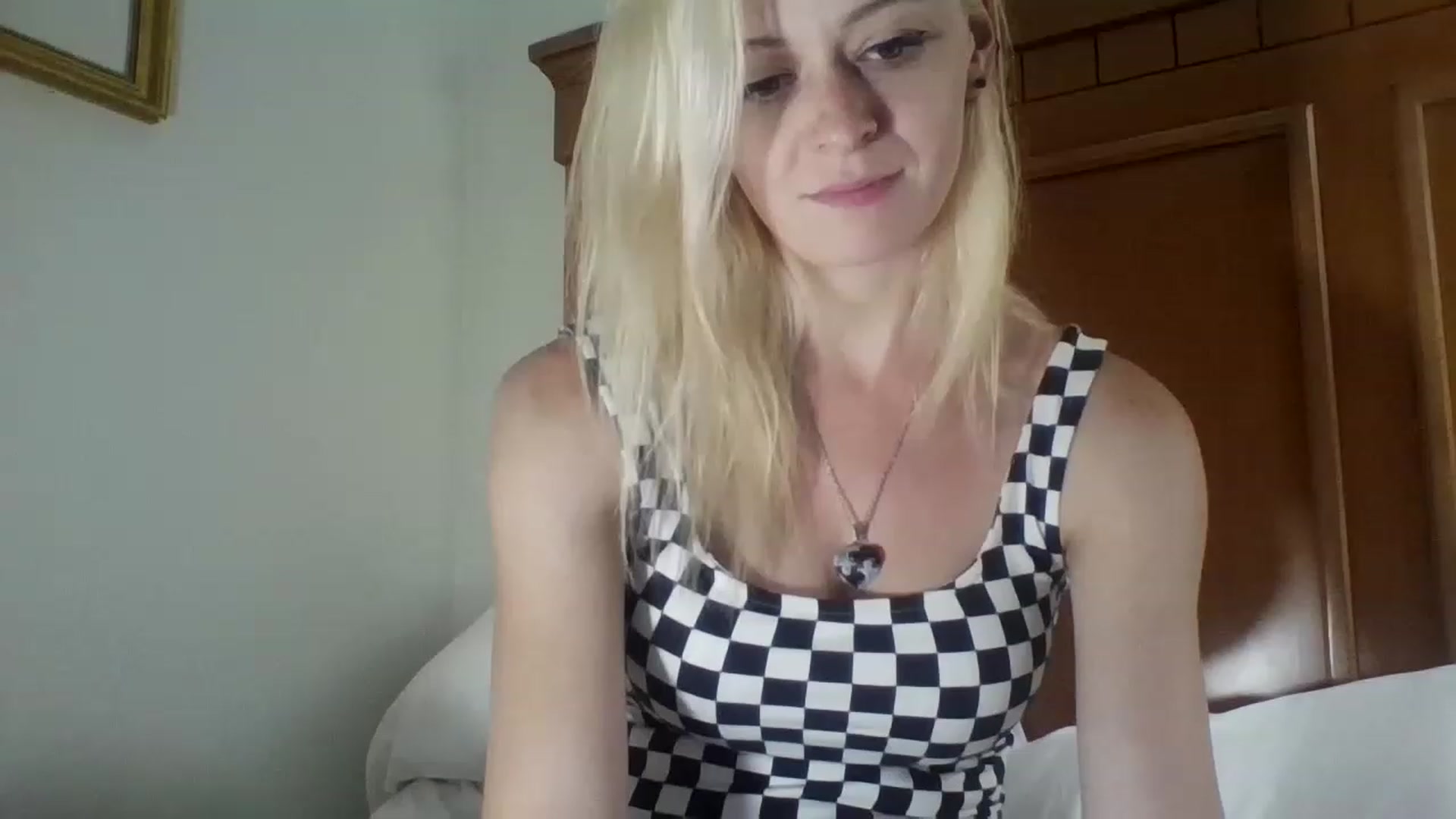 Gallery image thumbnail from Erika_Foxx's myfreecams stream on, 08/11/2023, 20:22 image 18 of 20