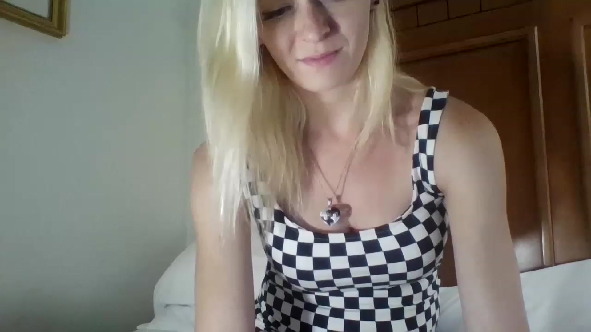 Gallery image thumbnail from Erika_Foxx's myfreecams stream on, 08/11/2023, 20:22 image 13 of 20