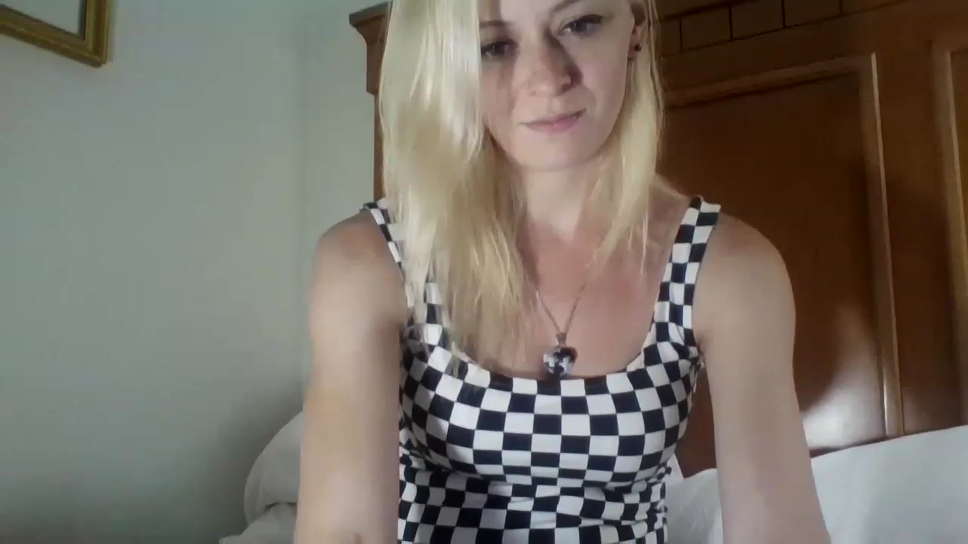 Gallery image thumbnail from Erika_Foxx's myfreecams stream on, 08/11/2023, 20:22 image 15 of 20