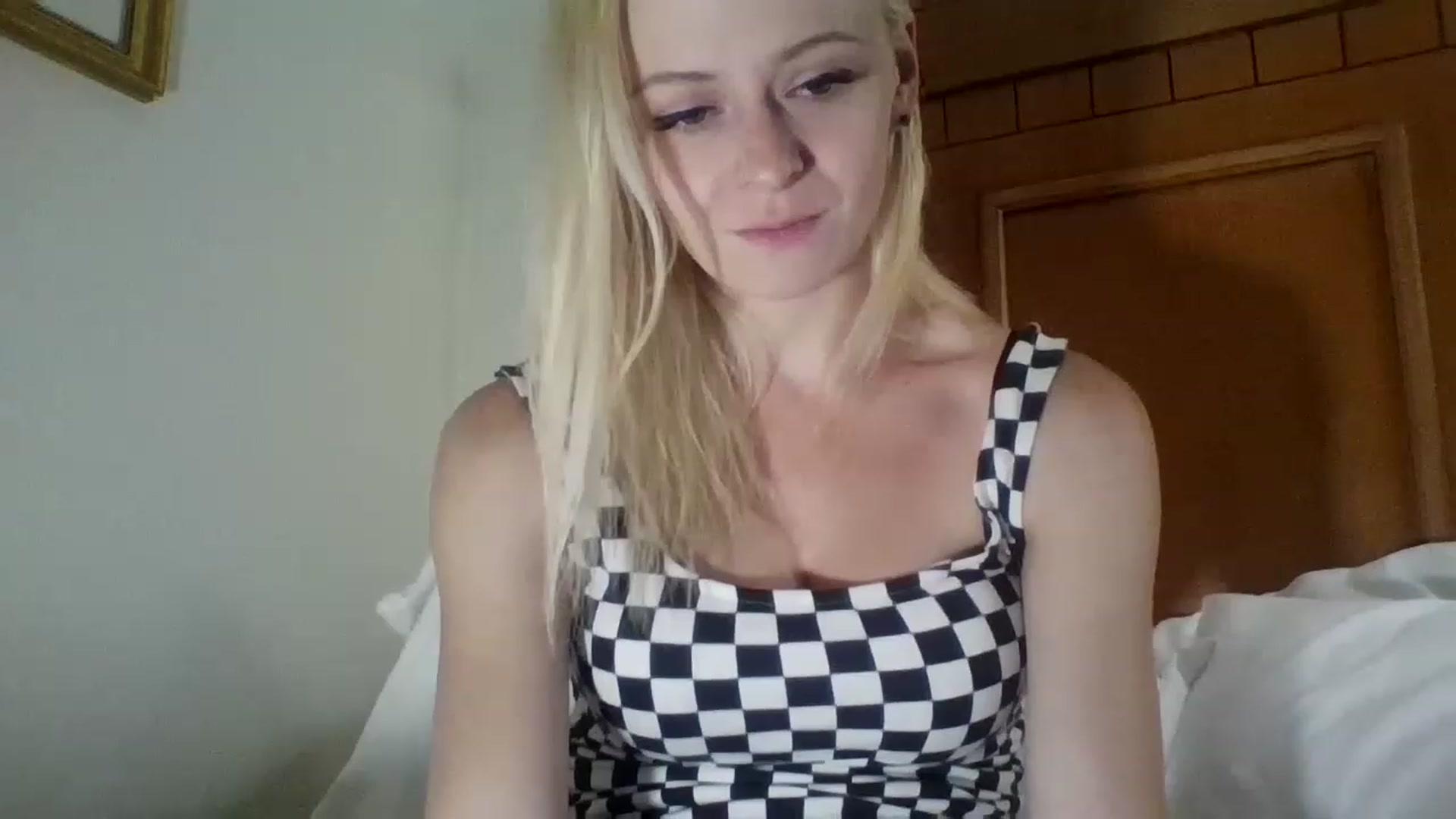 Gallery image thumbnail from Erika_Foxx's myfreecams stream on, 08/14/2023, 12:54 image 15 of 20