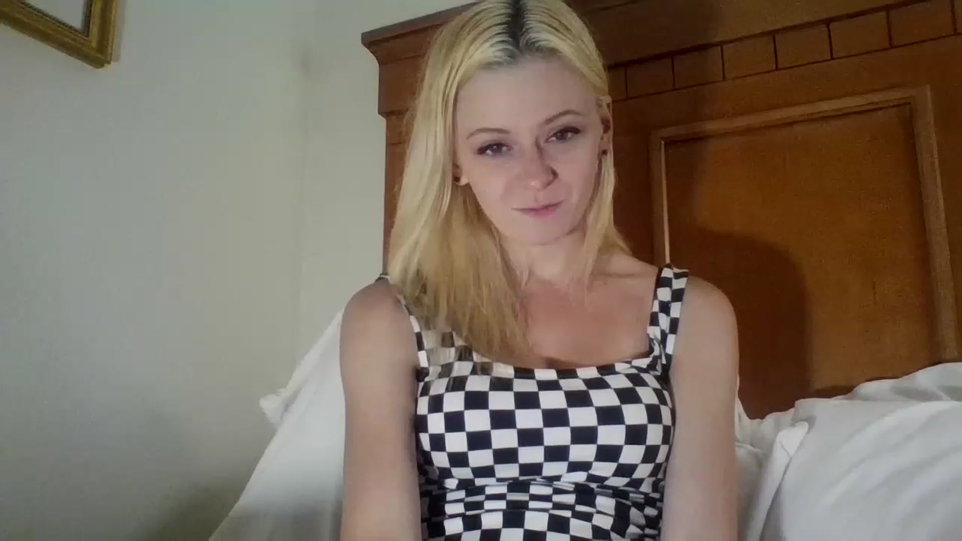 Gallery image thumbnail from Erika_Foxx's myfreecams stream on, 08/14/2023, 12:54 image 12 of 20